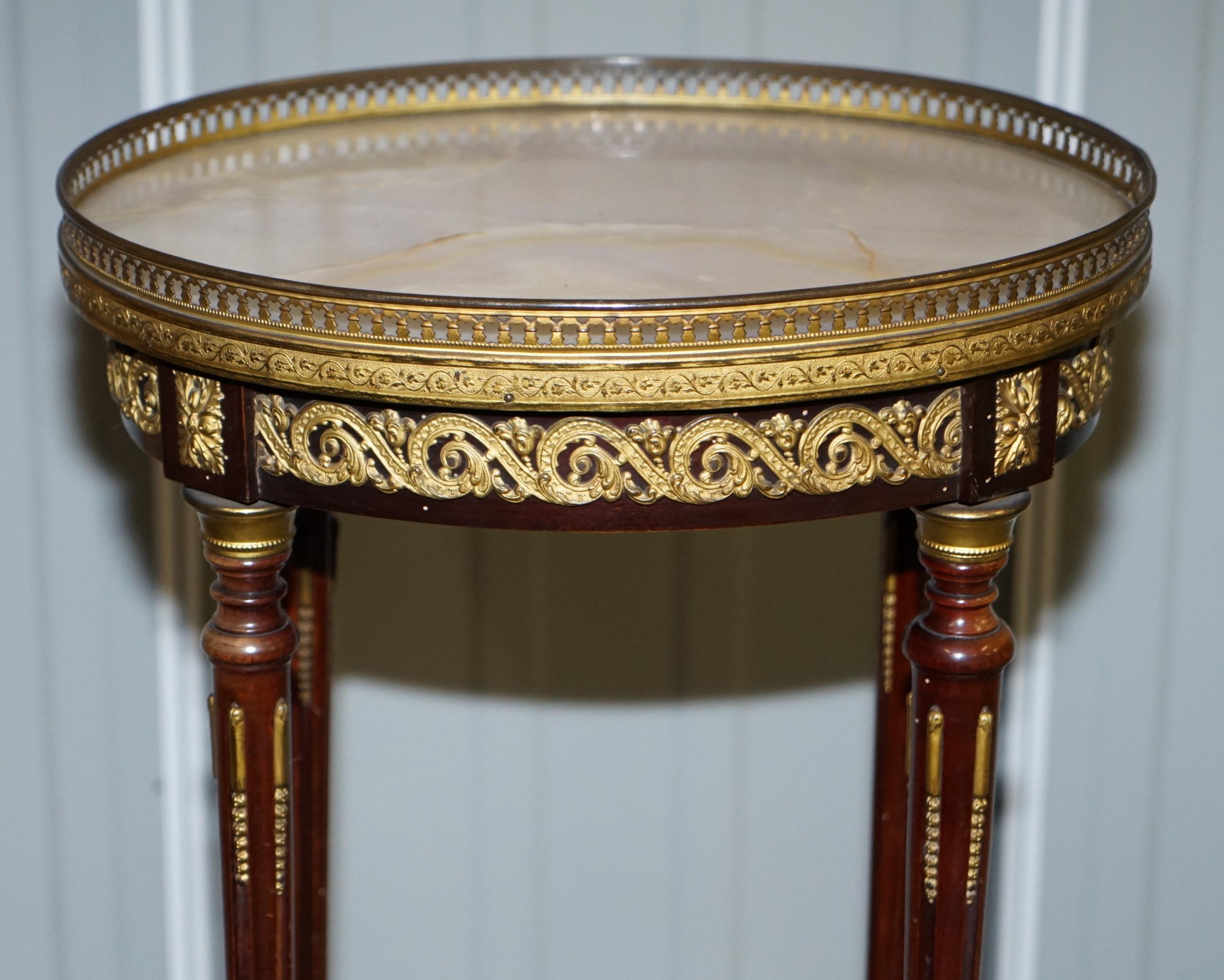 Lovely Antique French Marble Topped with Brass Gallery Rail Lamp Wine Side Table In Good Condition In West Sussex, Pulborough