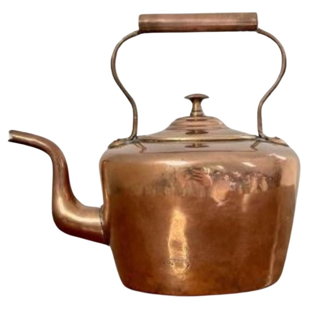 Lovely antique George III small copper kettle For Sale