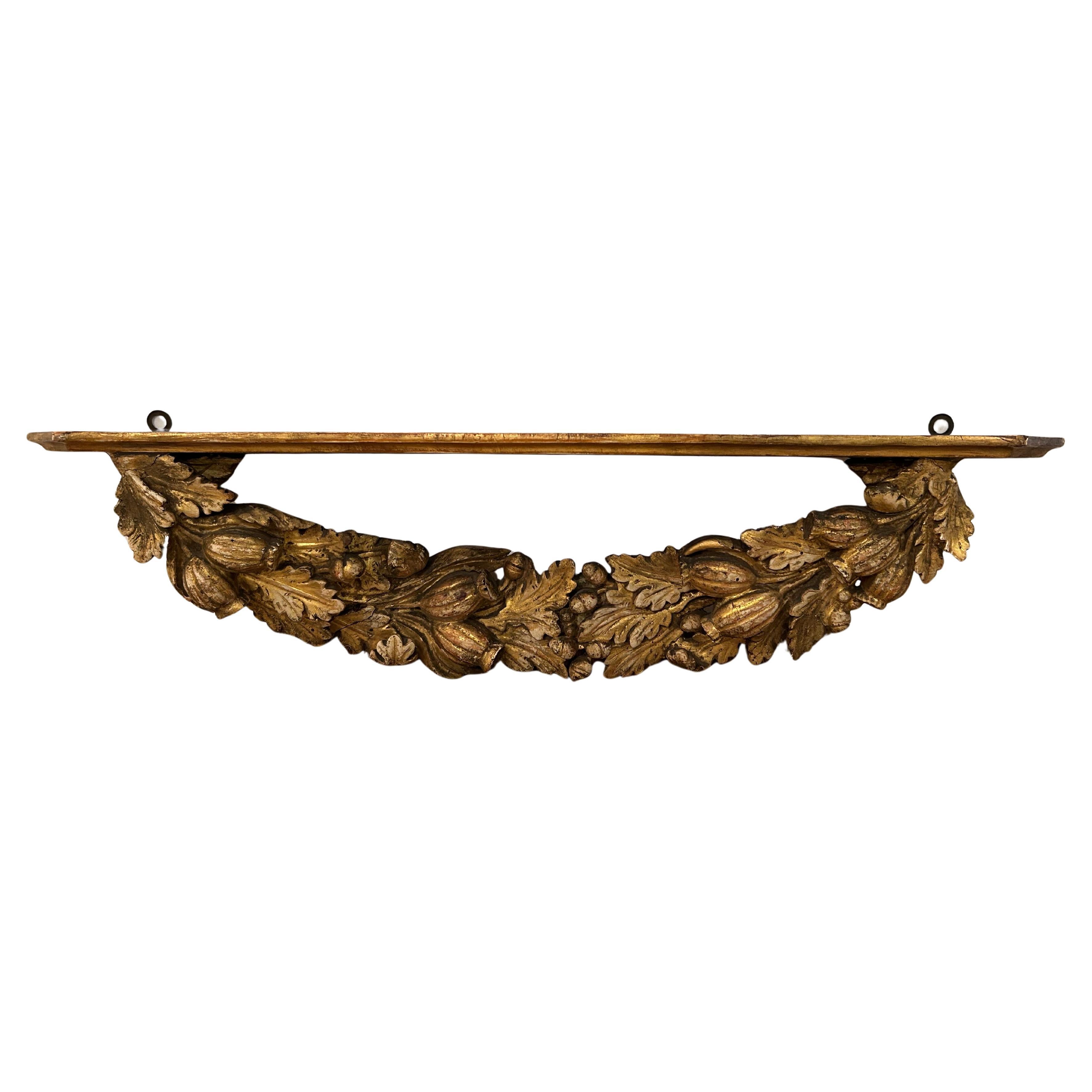 Precioso Soporte de Estante de Pared Adornado con Swag de Madera Dorada Antigua