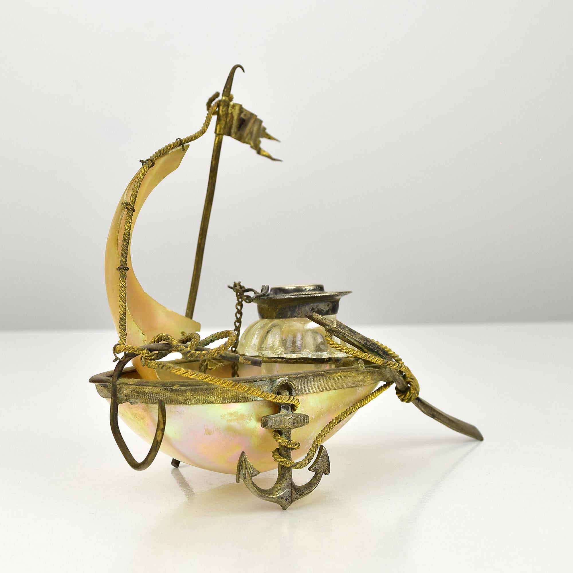 Hand-Crafted Lovely Antique Grotto Shell Souvenir du Croisir Inkwell Art Nouveau For Sale