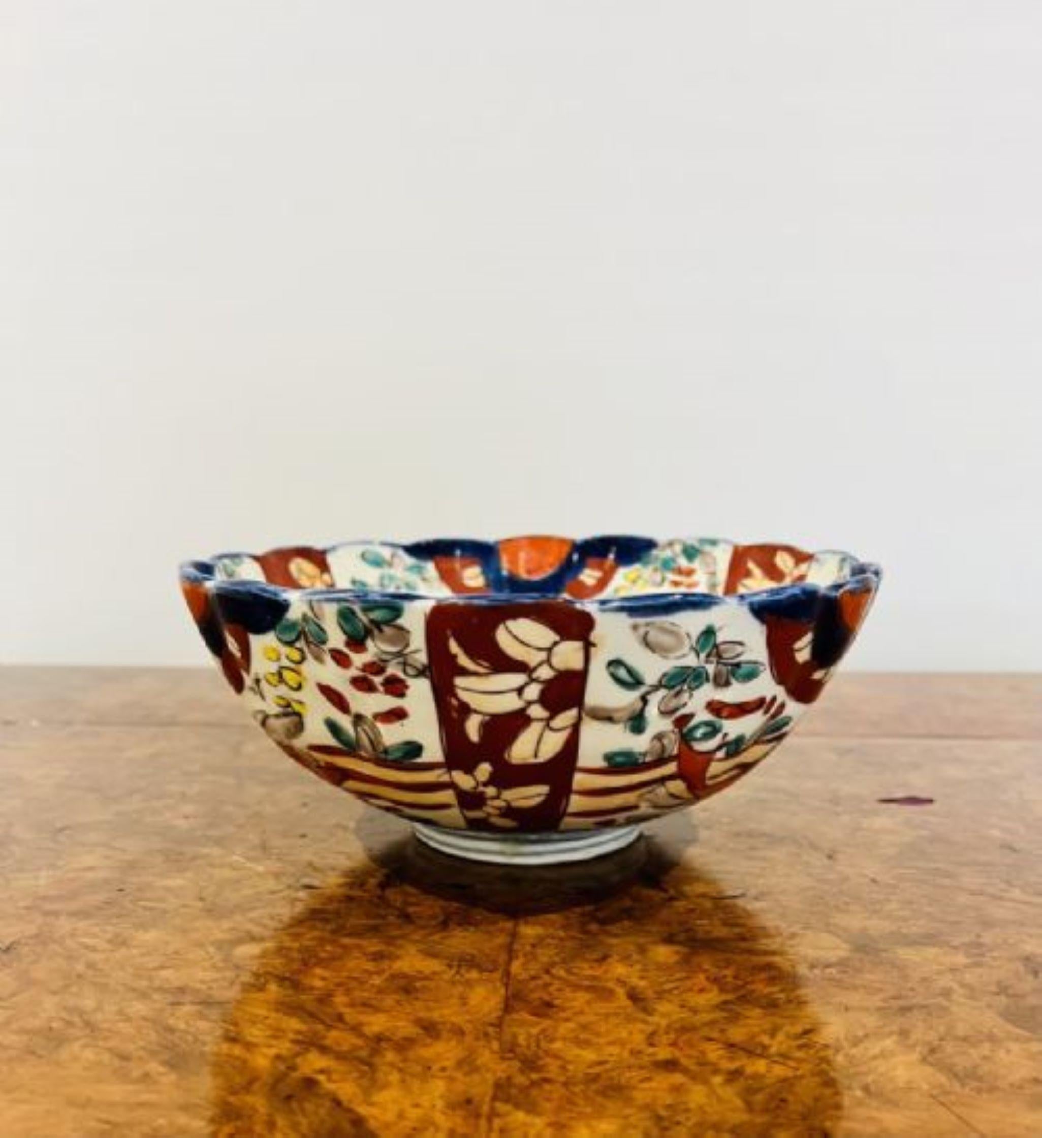 20th Century Lovely antique Japanese imari bowl with a scallop shape edge  For Sale