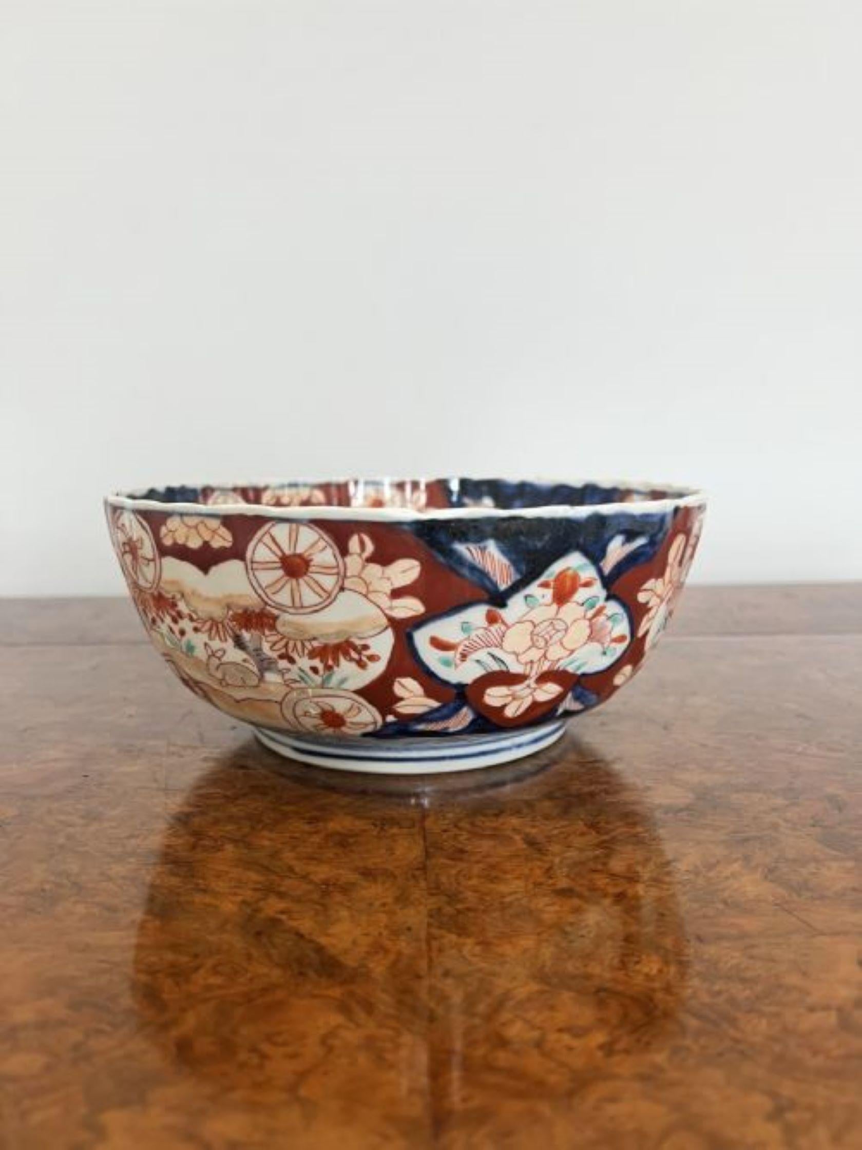 20th Century Lovely antique Japanese imari bowl with a scallop shaped edge For Sale