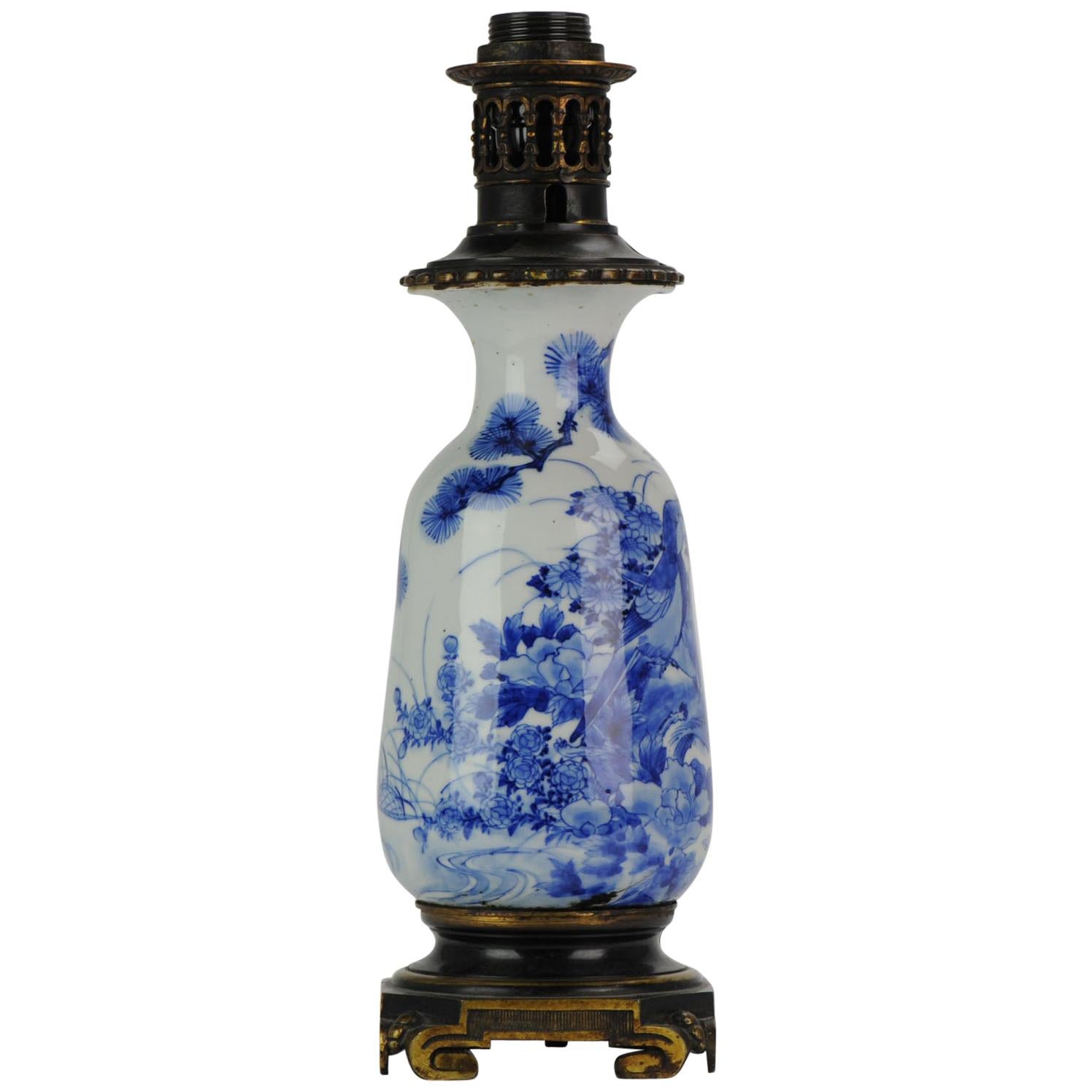 Ravissant vase lampe d'antiquité japonais Meiji avec oiseaux et tortues en vente