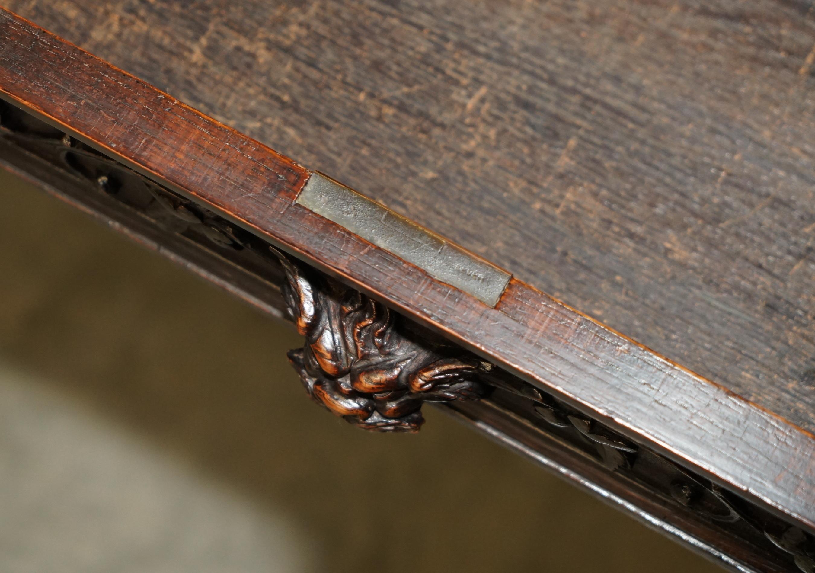très belle table d'entrée ou bureau de la fin de l'époque victorienne, avec des pieds en orge. en vente 12