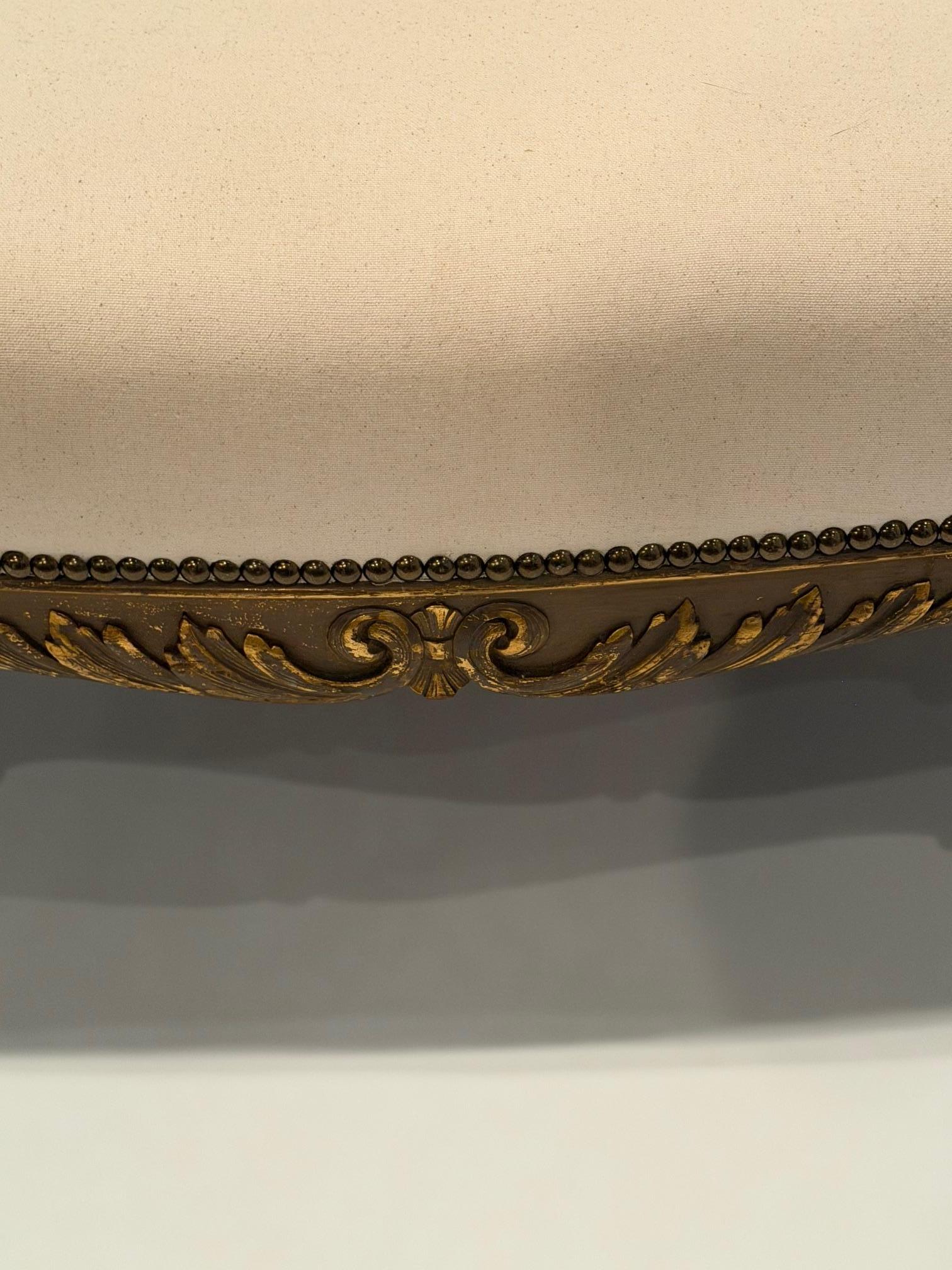 Début du 20ème siècle Magnifique Canapé Loveseat français ancien de style Louis XVI nouvellement tapissé en vente