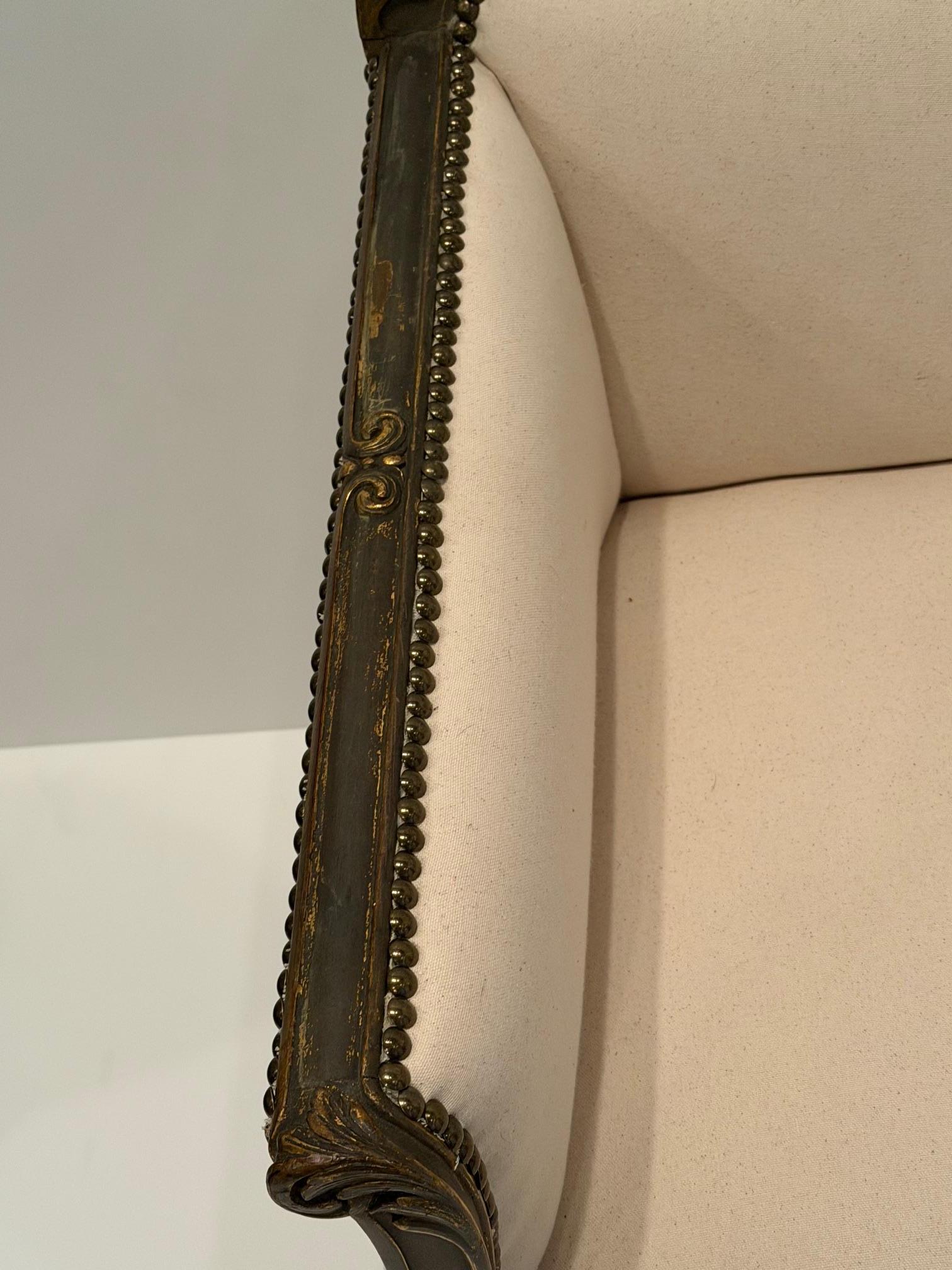 Magnifique Canapé Loveseat français ancien de style Louis XVI nouvellement tapissé en vente 2