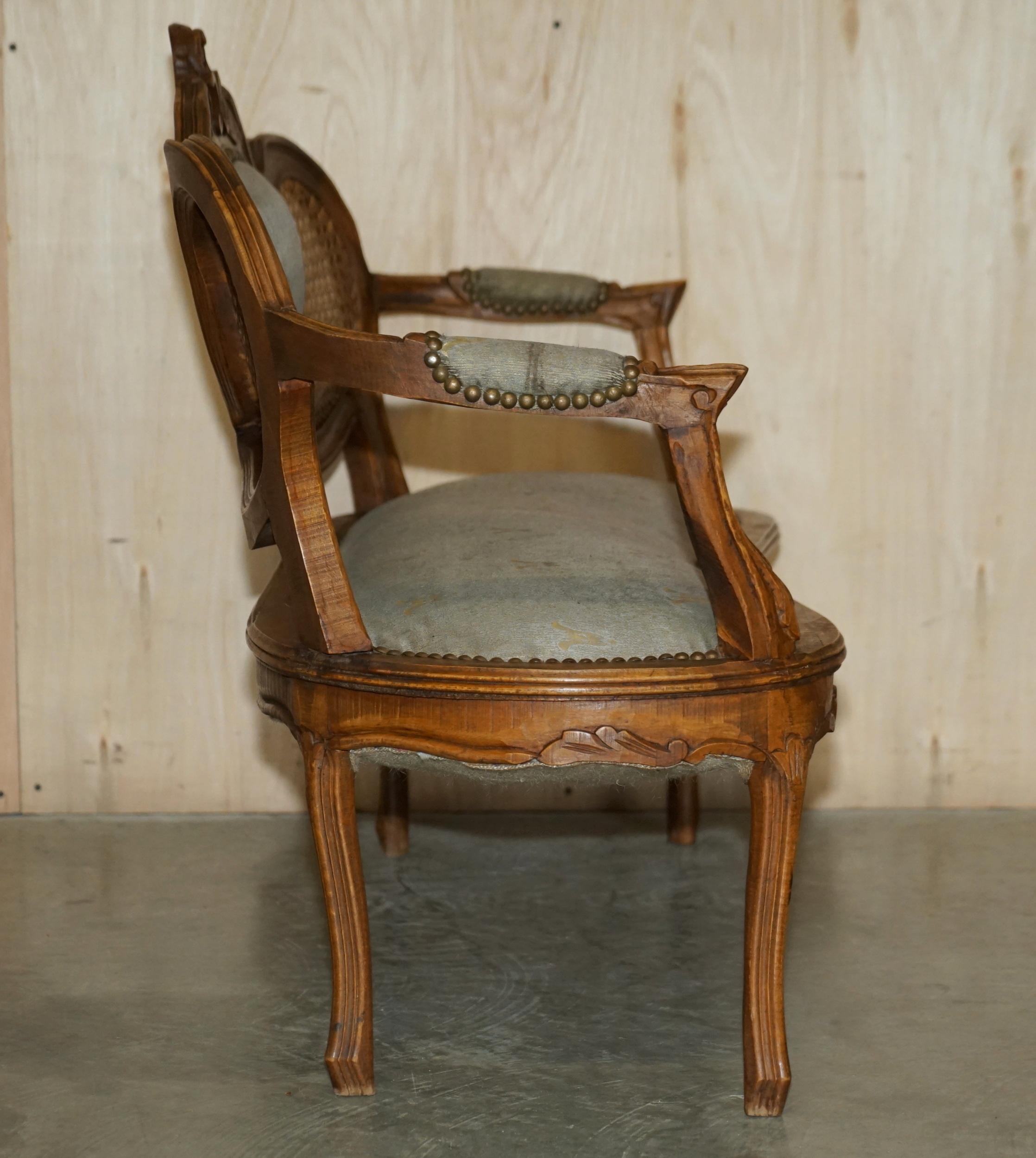 LOVELY NAPOLEON III CIRCA 1890 BERGERE WiNDOW SEAT BENCH SETTEE SOFA en vente 12