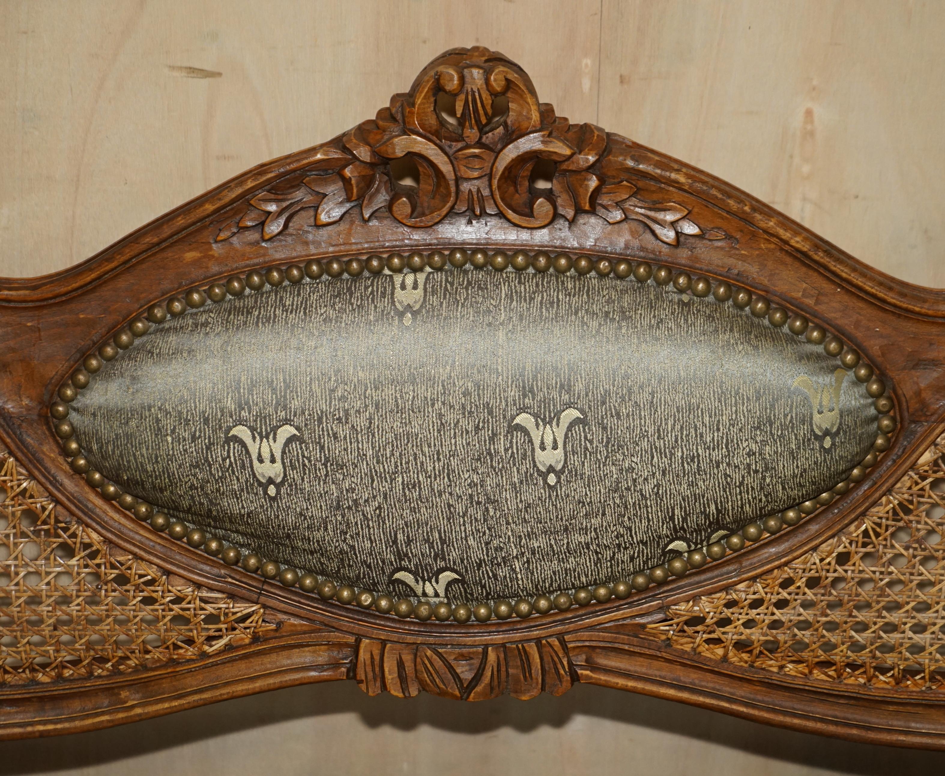 Fin du XIXe siècle LOVELY NAPOLEON III CIRCA 1890 BERGERE WiNDOW SEAT BENCH SETTEE SOFA en vente