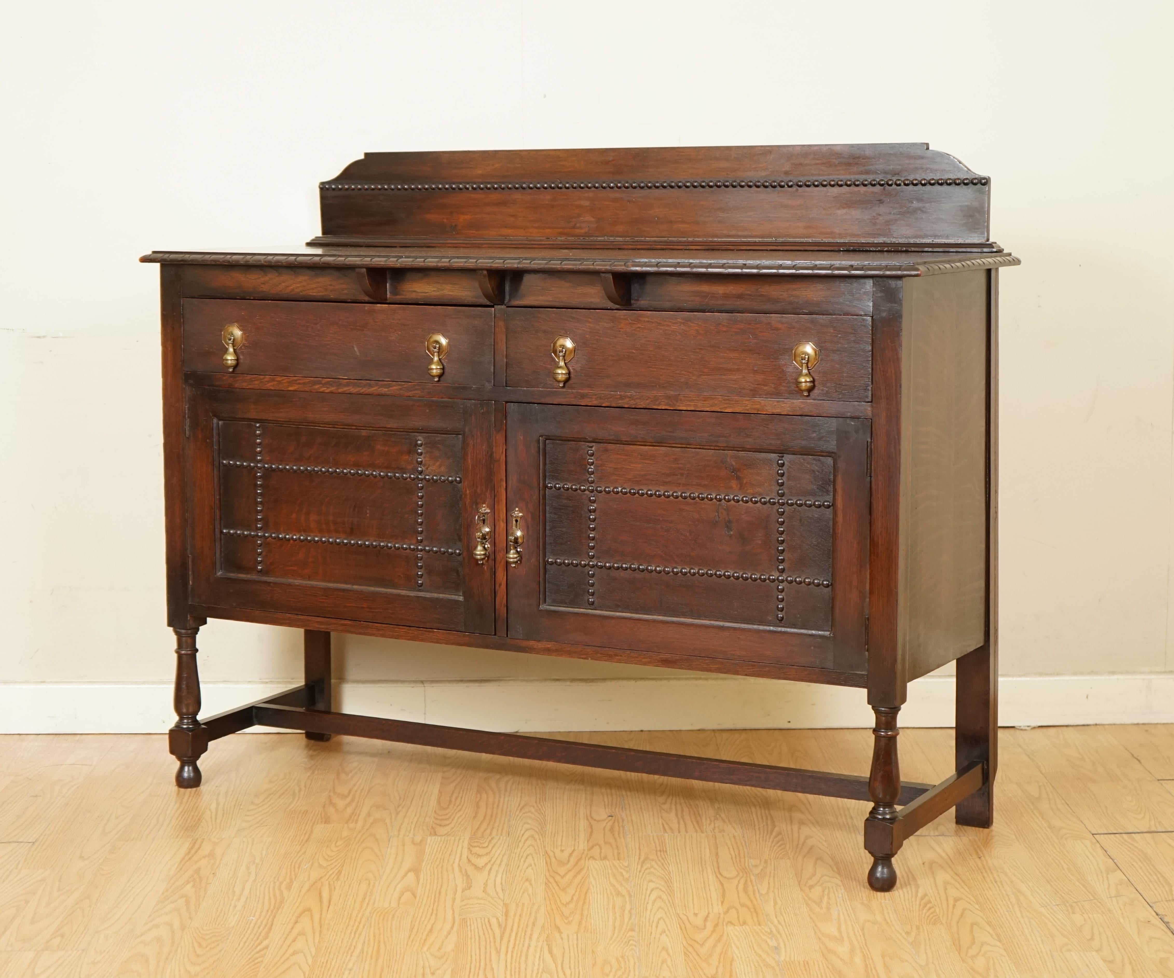 British Lovely Antique Oak Victorian Sideboard with Drawers and Doors