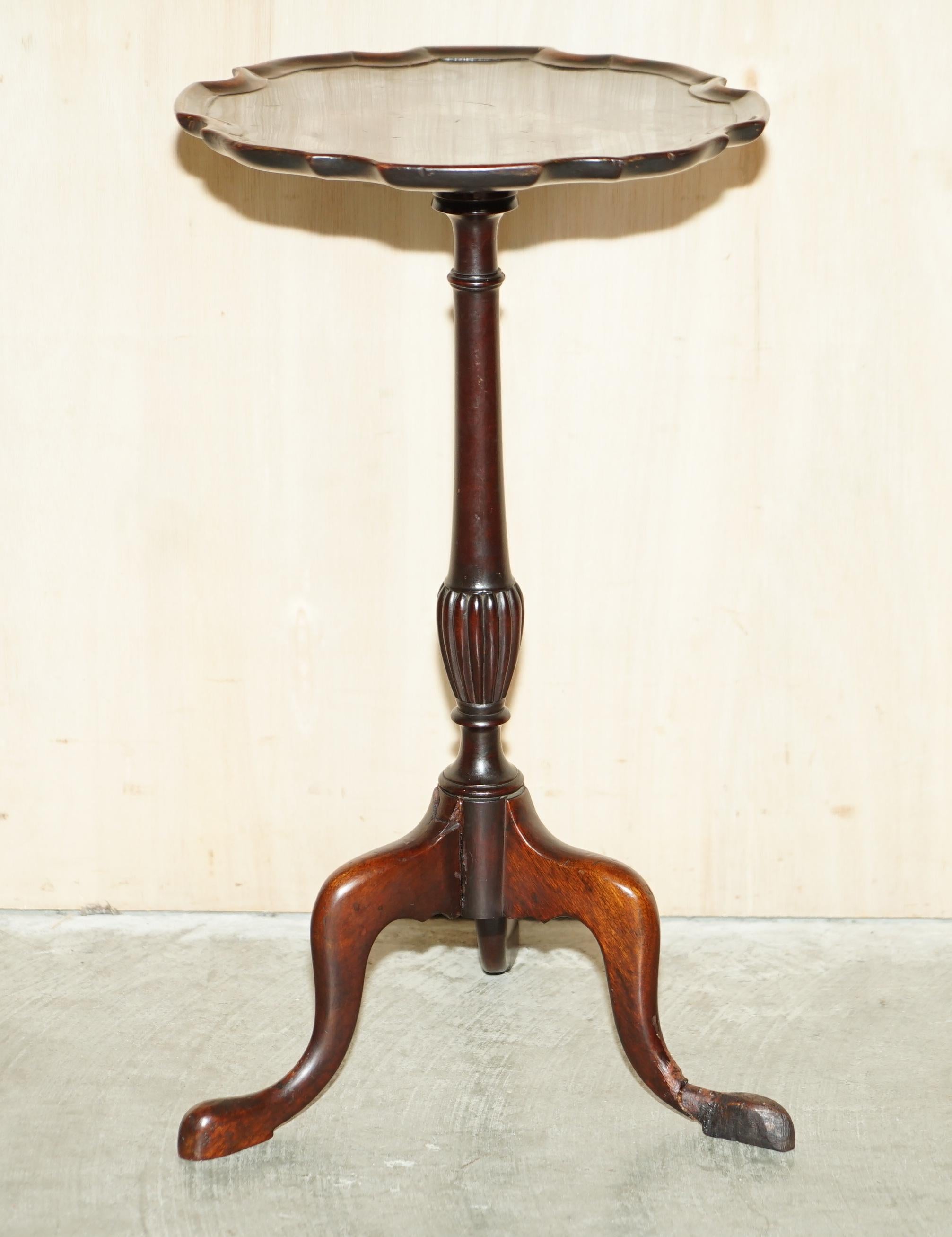 Royal House Antiques

Royal House Antiques is delighted to offer for sale this very nice antique Pie Crust edge side end lamp wine table with repaired base

Please note the delivery fee listed is just a guide, it covers within the M25 only for the