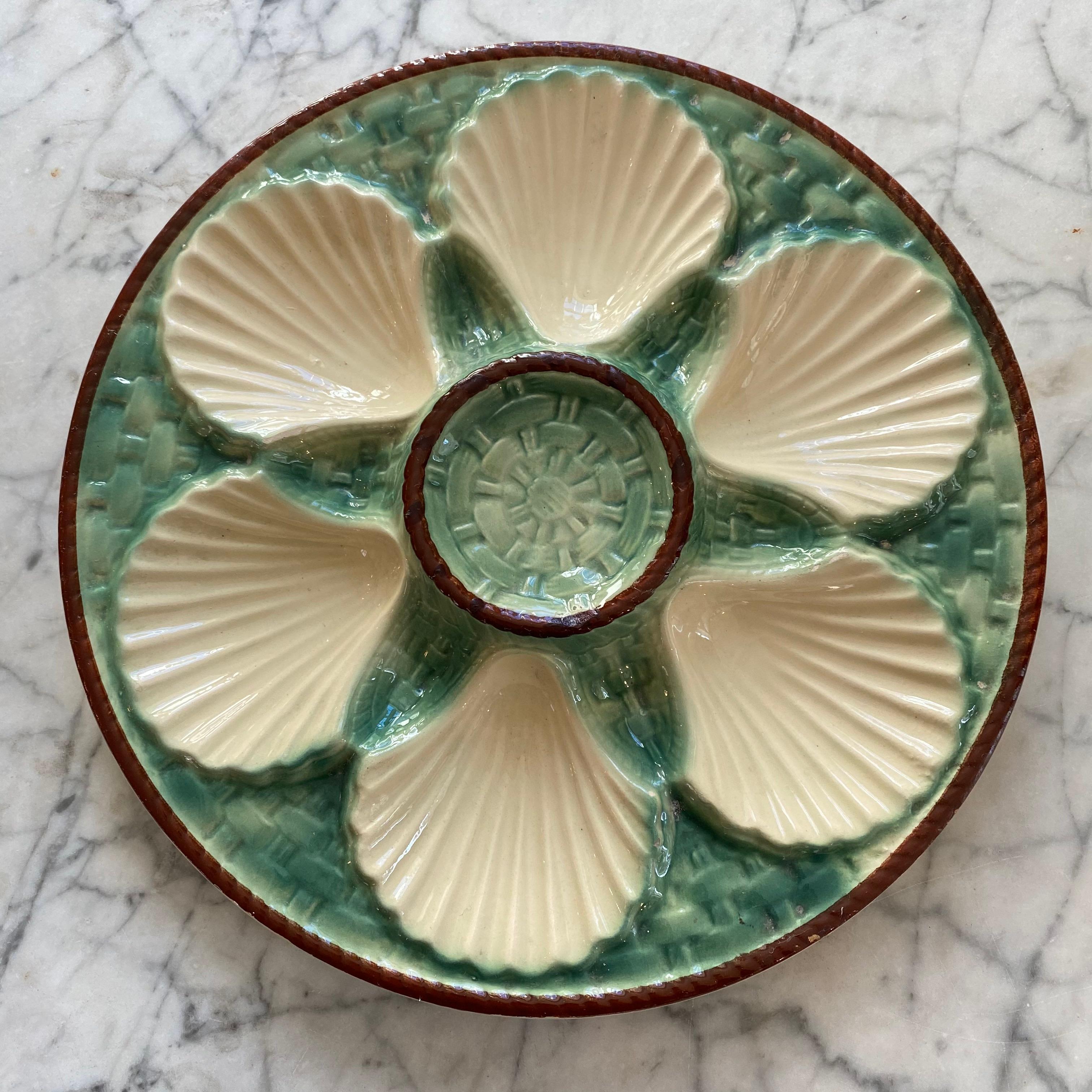 Lovely Antique Set of 4 French Majolica Oyster Plates In Good Condition In Hopewell, NJ