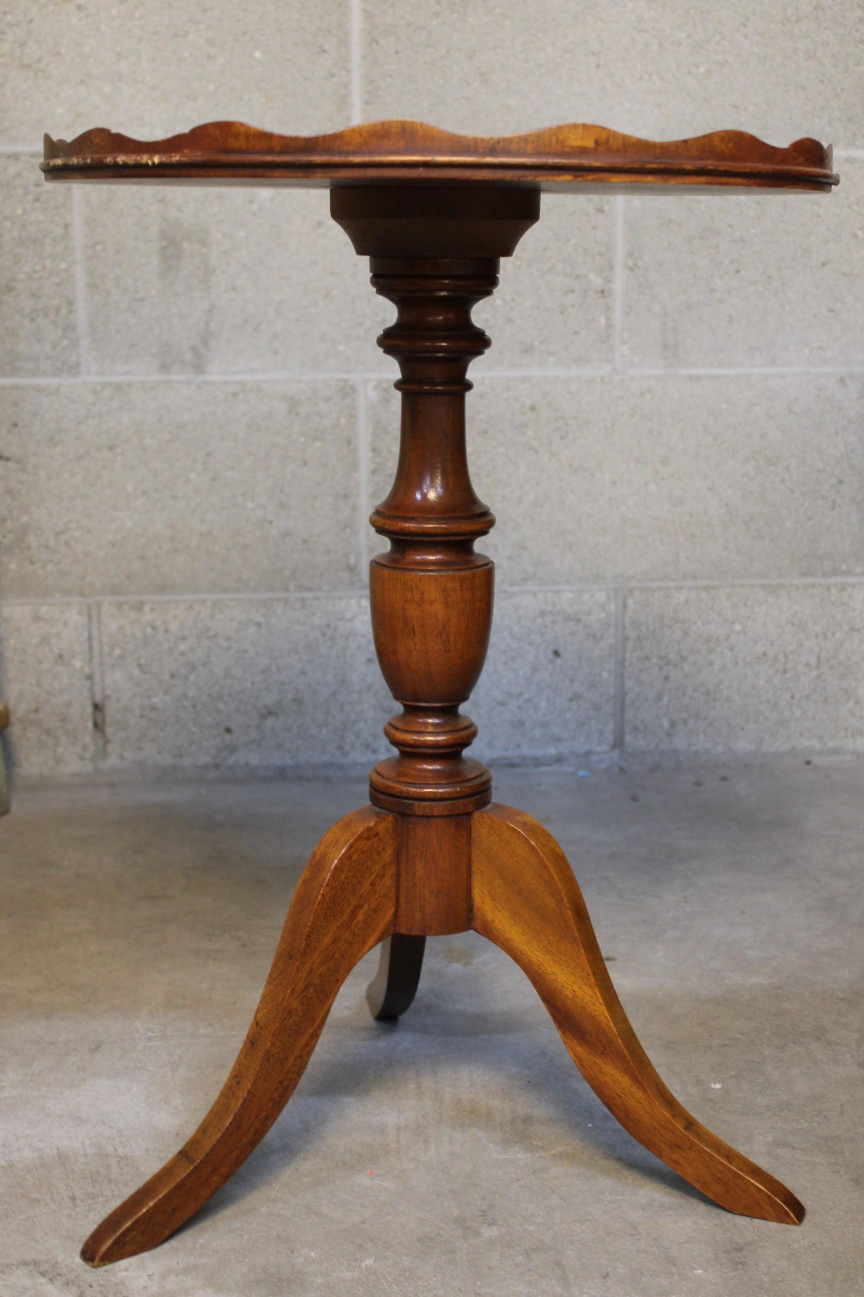 Sheraton Revival Hardwood Tripod Side Table, 19th century small coffee table 2