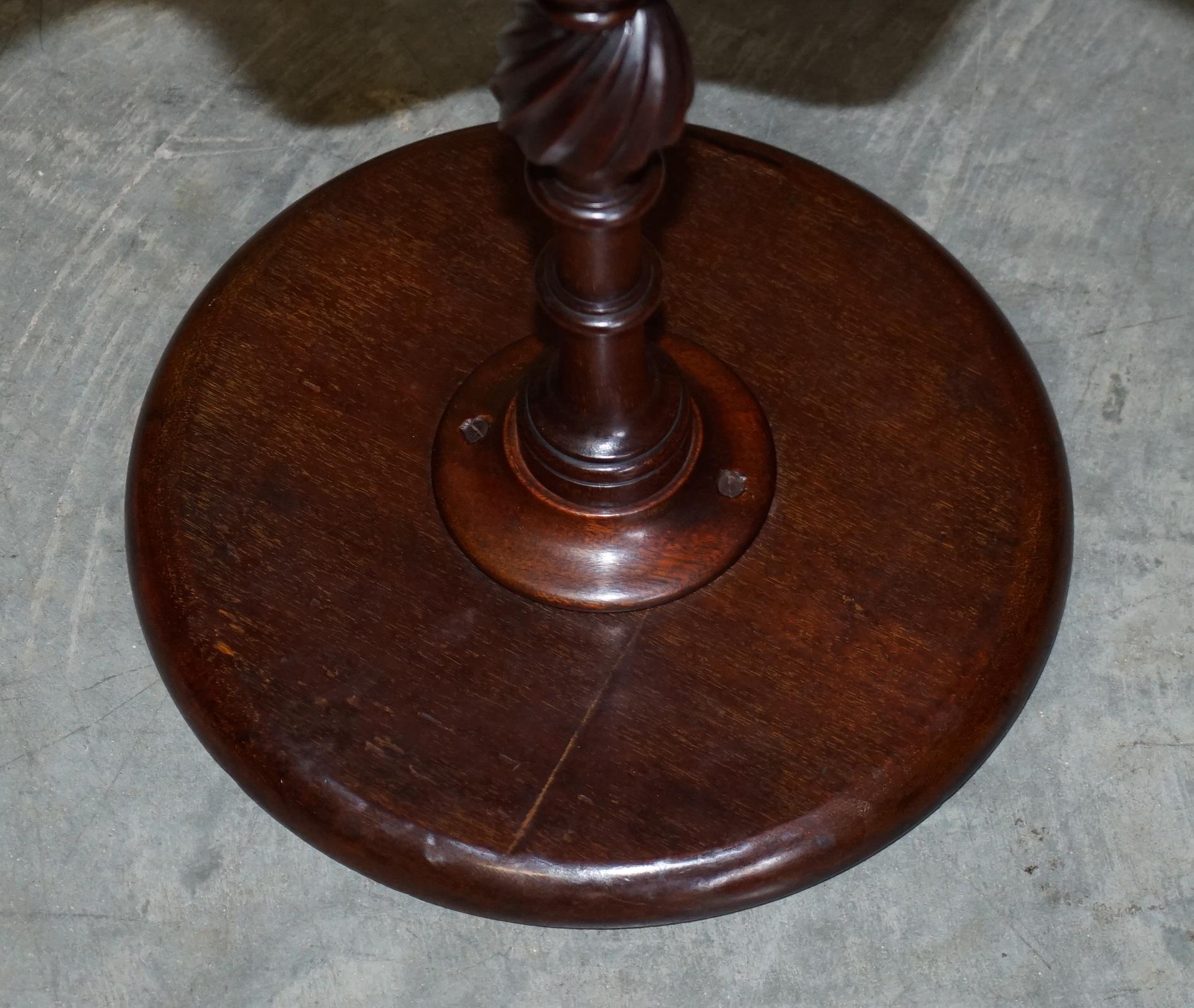Lovely Antique Sheraton Revival Hardwood Tripod Side End Lamp Wine Table For Sale 8