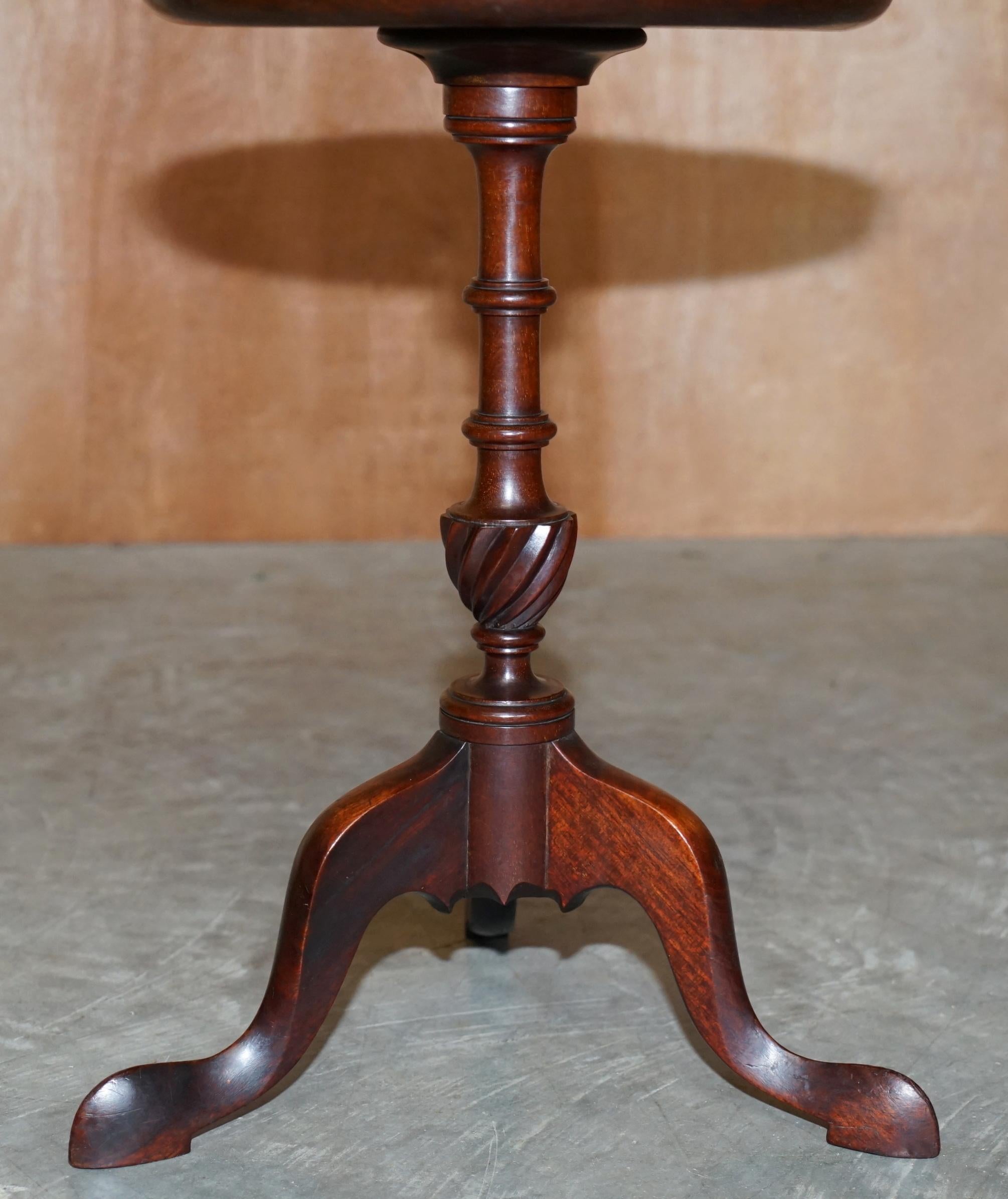 Lovely Antique Sheraton Revival Hardwood Tripod Side End Lamp Wine Table For Sale 1