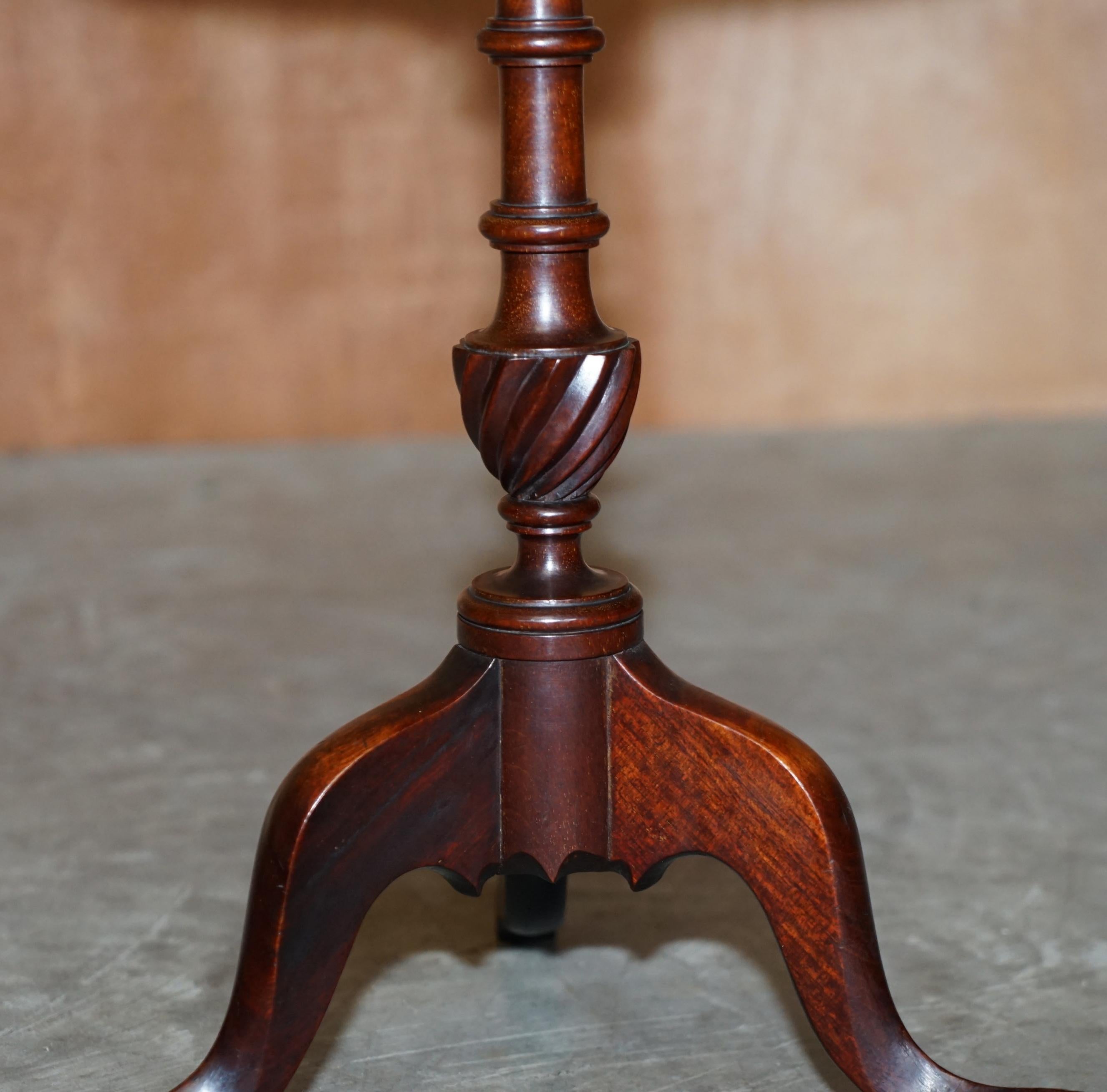 Lovely Antique Sheraton Revival Hardwood Tripod Side End Lamp Wine Table For Sale 3