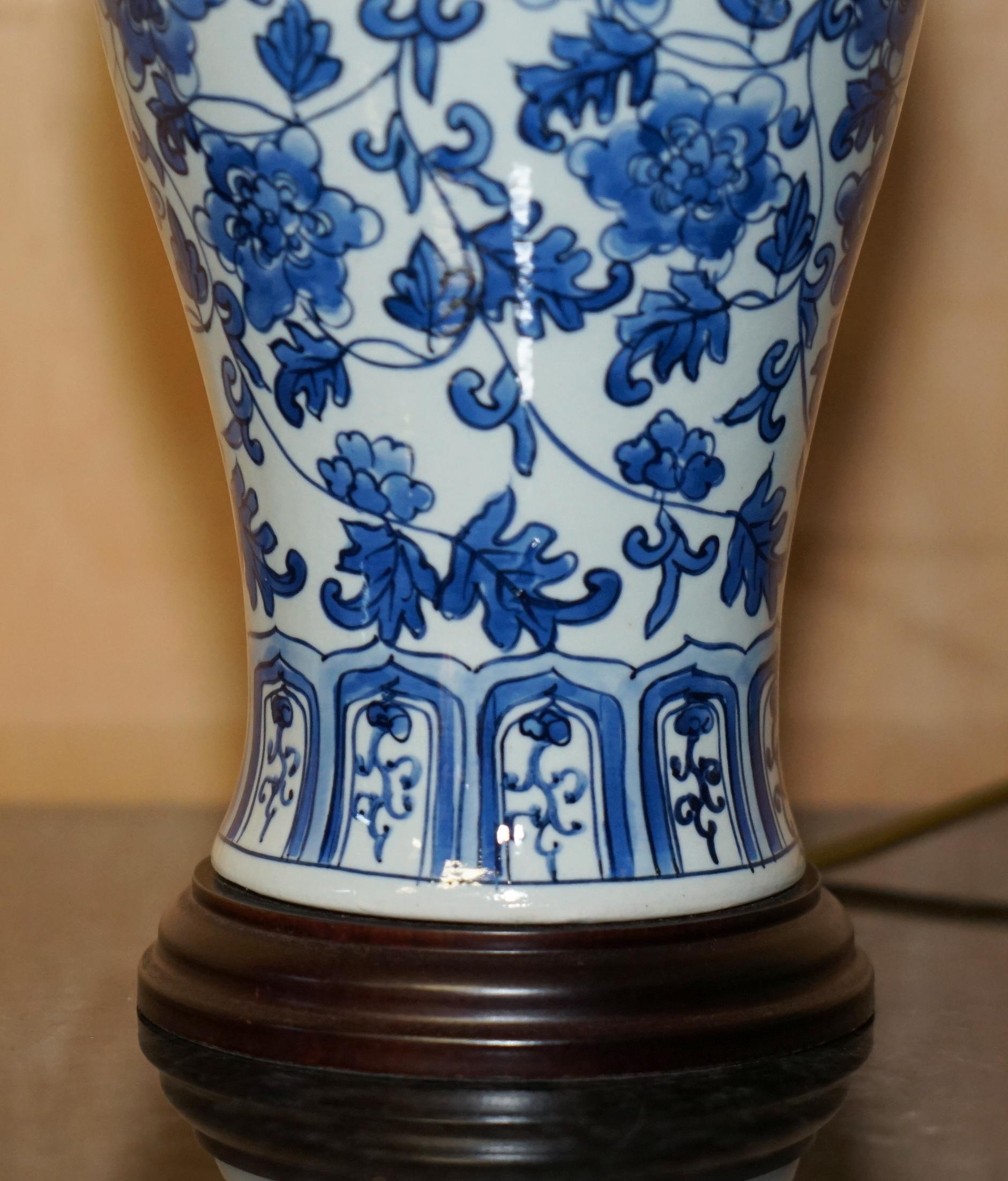 LOVELY ANTiQUE  Style CHINESE PORCELAIN LARGE TABLE LAMP SUPER DECORATIVE FINISH (20. Jahrhundert) im Angebot