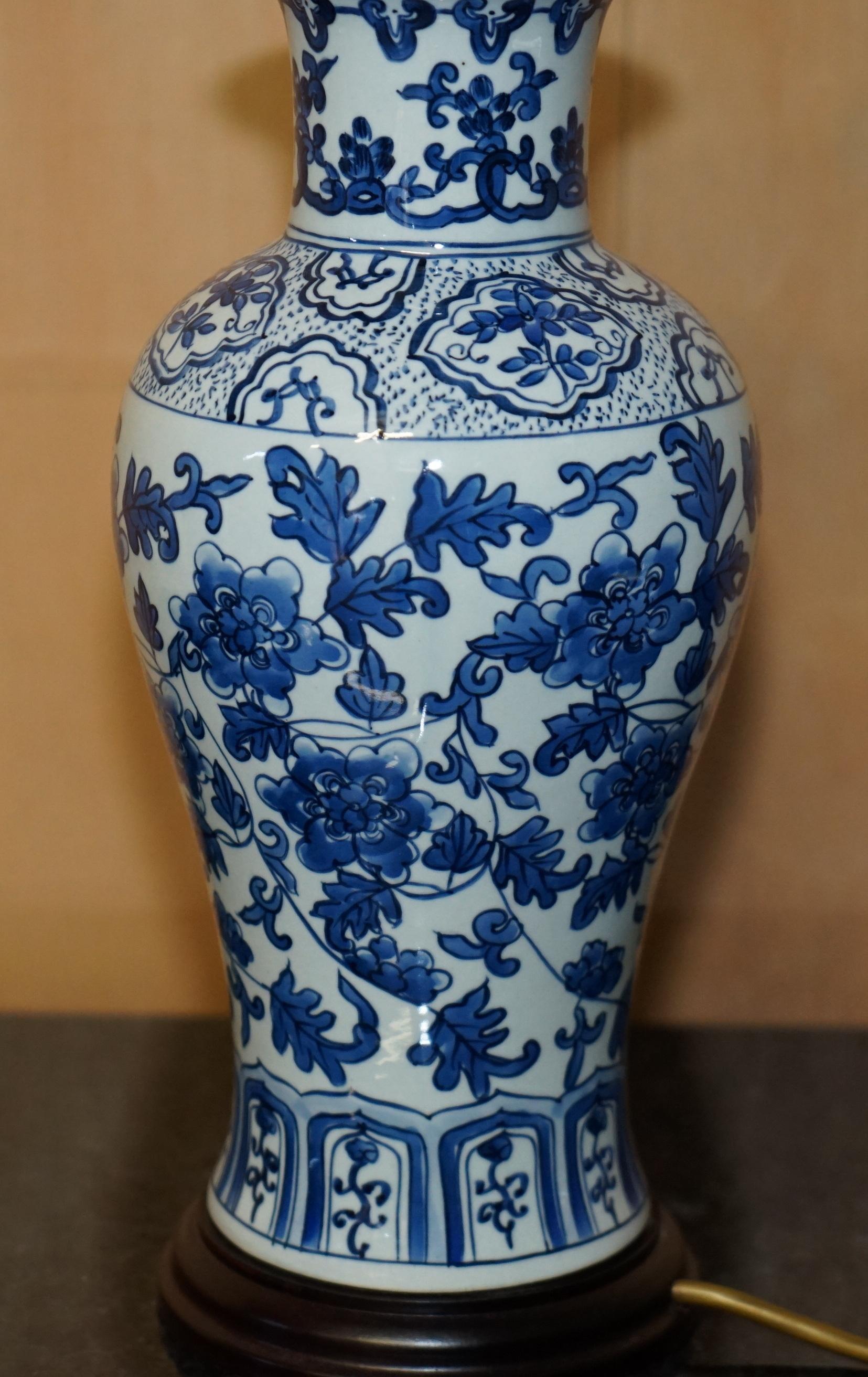 LOVELY ANTiQUE  Style CHINESE PORCELAIN LARGE TABLE LAMP SUPER DECORATIVE FINISH im Angebot 1