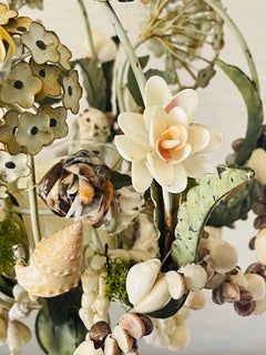 Precioso Candelabro Colgante Antiguo de Tole y Flores de Concha