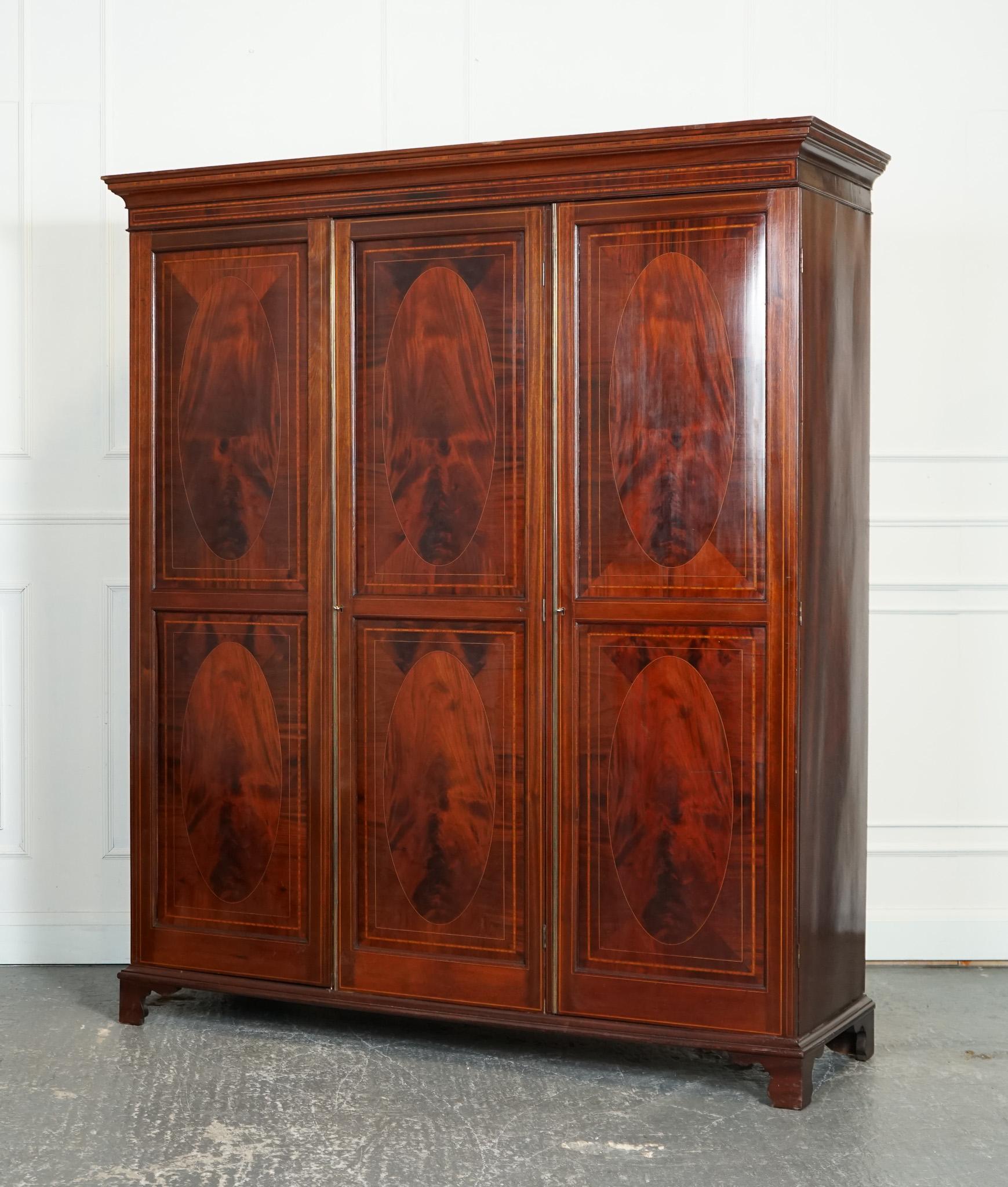 
We are delighted to offer for sale This Lovely Hardwood Triple Wardrobe.

Please carefully examine the pictures to see the condition before purchasing, as they form part of the description. If you have any questions, please message us.