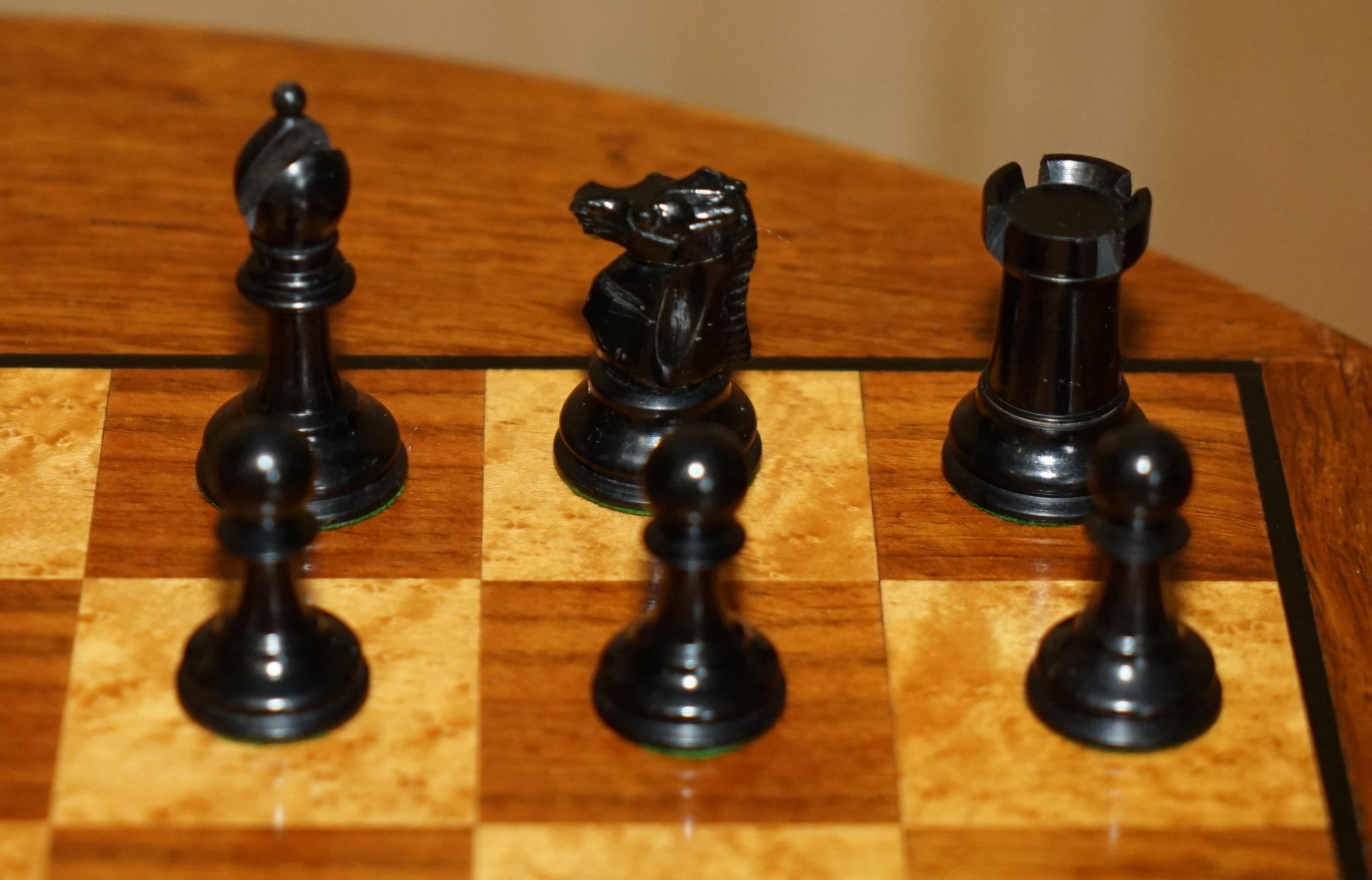 LOVELY ANTIQUE VICTORIAN AYRES STAUNTON CROWN STAMPED CHESS SET IN ORiGINAL BOX In condizioni buone in vendita a West Sussex, Pulborough