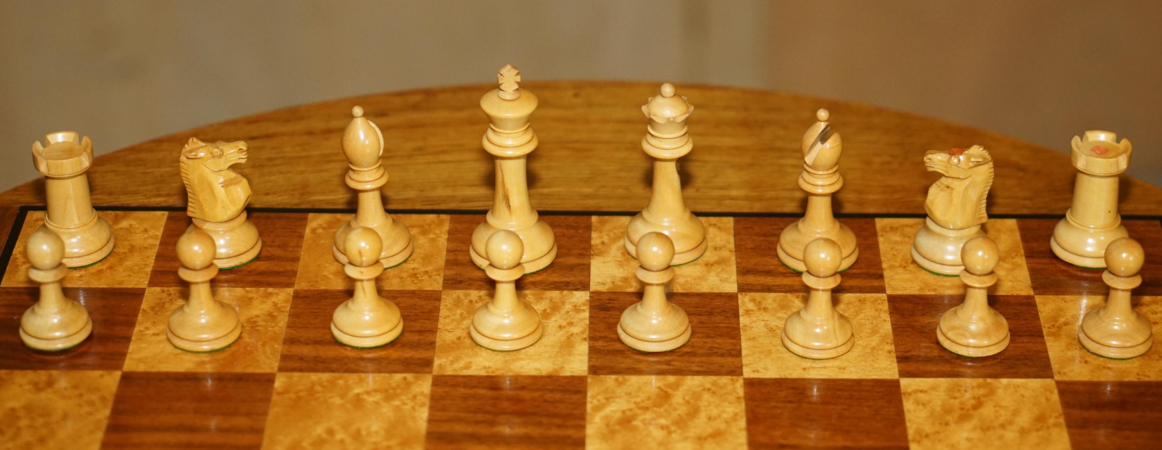 Fine XIX secolo LOVELY ANTIQUE VICTORIAN AYRES STAUNTON CROWN STAMPED CHESS SET IN ORiGINAL BOX in vendita