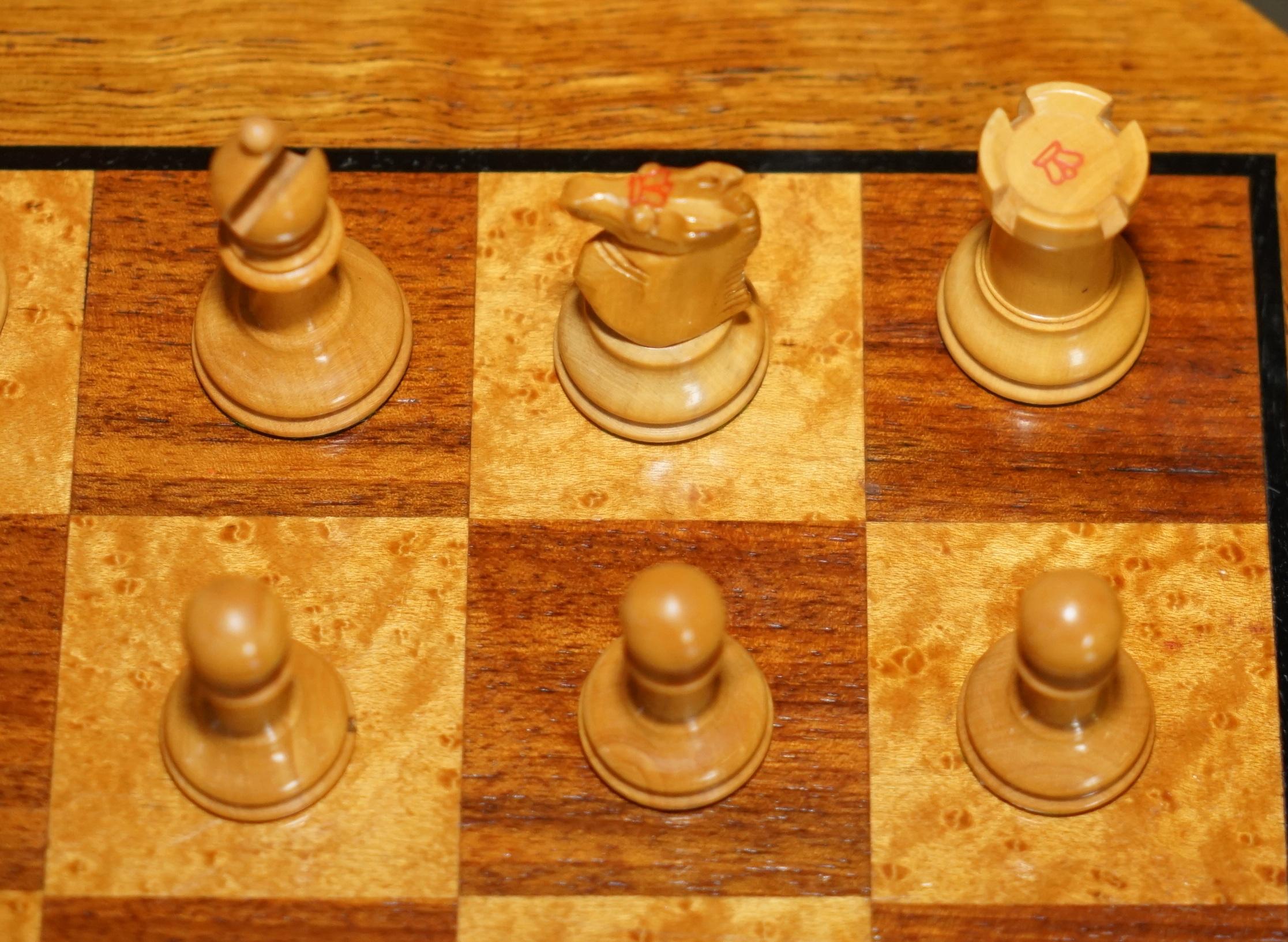 LOVELY ANTIQUE VICTORIAN AYRES STAUNTON CROWN STAMPED CHESS SET IN ORiGINAL BOX in vendita 1