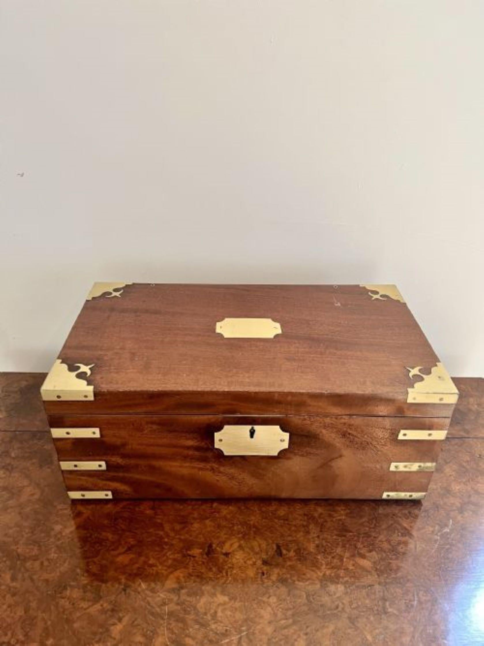 Lovely antique Victorian burr walnut and brass writing box  In Good Condition For Sale In Ipswich, GB