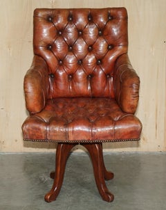 LOVELY ANTIQUE ViCTORIAN CHESTERFIELD TUFTED CIGAR BROWN LEATHER CAPTAINS CHAIR