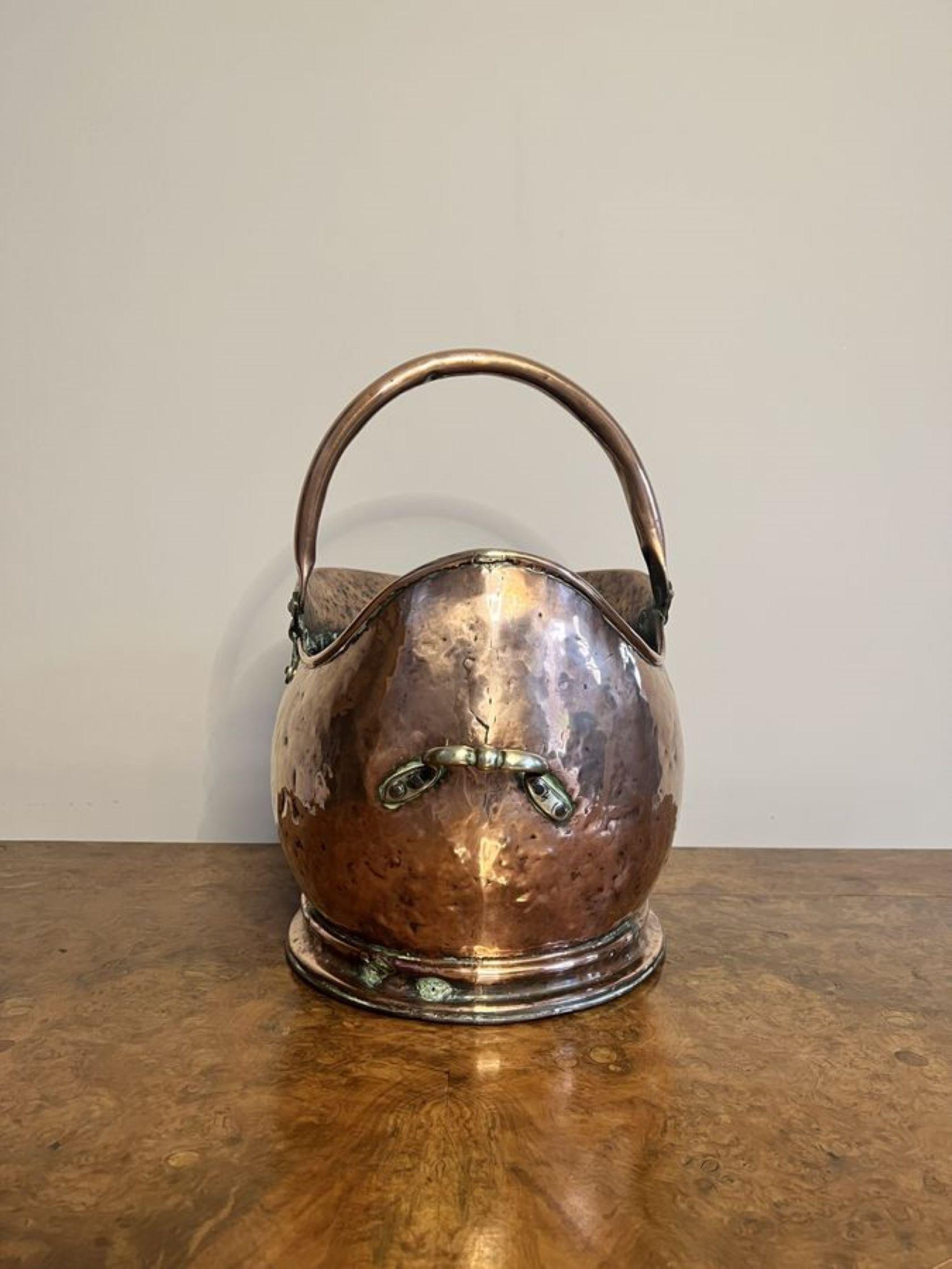 Schöner antiker viktorianischer Kupfer Helm mit Kohlefahne aus Kupfer  (Frühviktorianisch) im Angebot