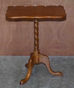 Lovely Antique Victorian English Walnut Tilt Top Side Occasional Tripod Table
