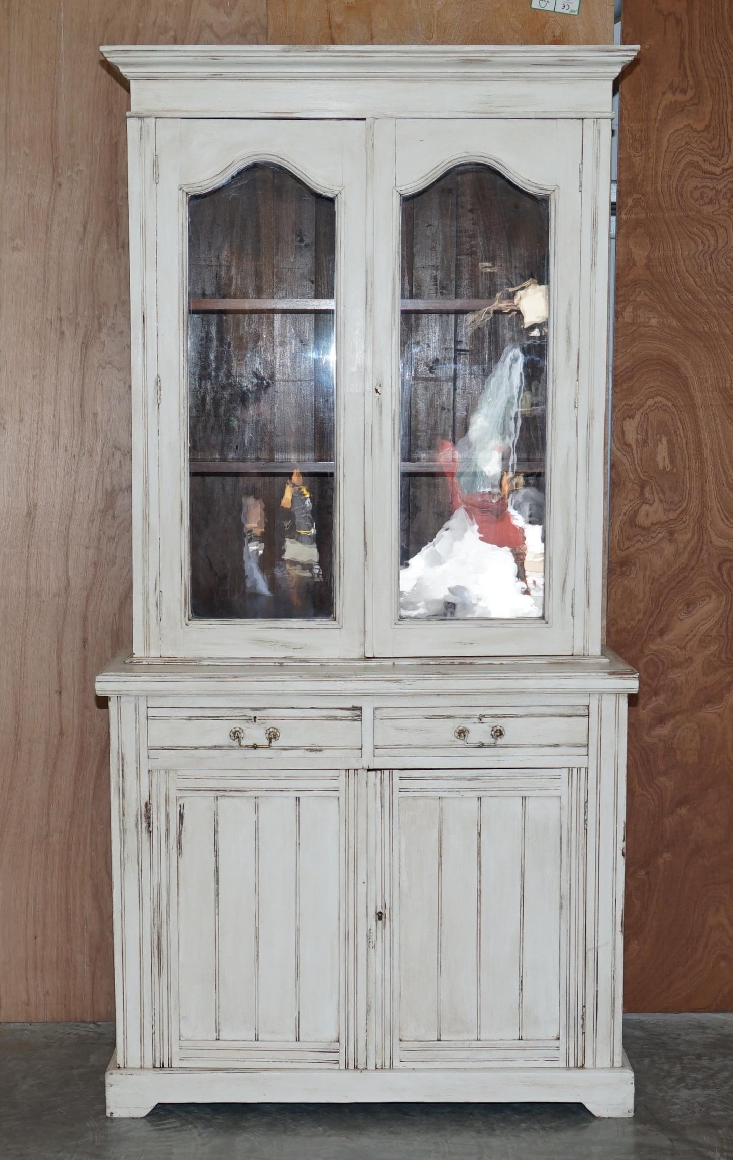 Precioso armario o librería victoriana antigua de madera pintada a mano Victoriano en venta