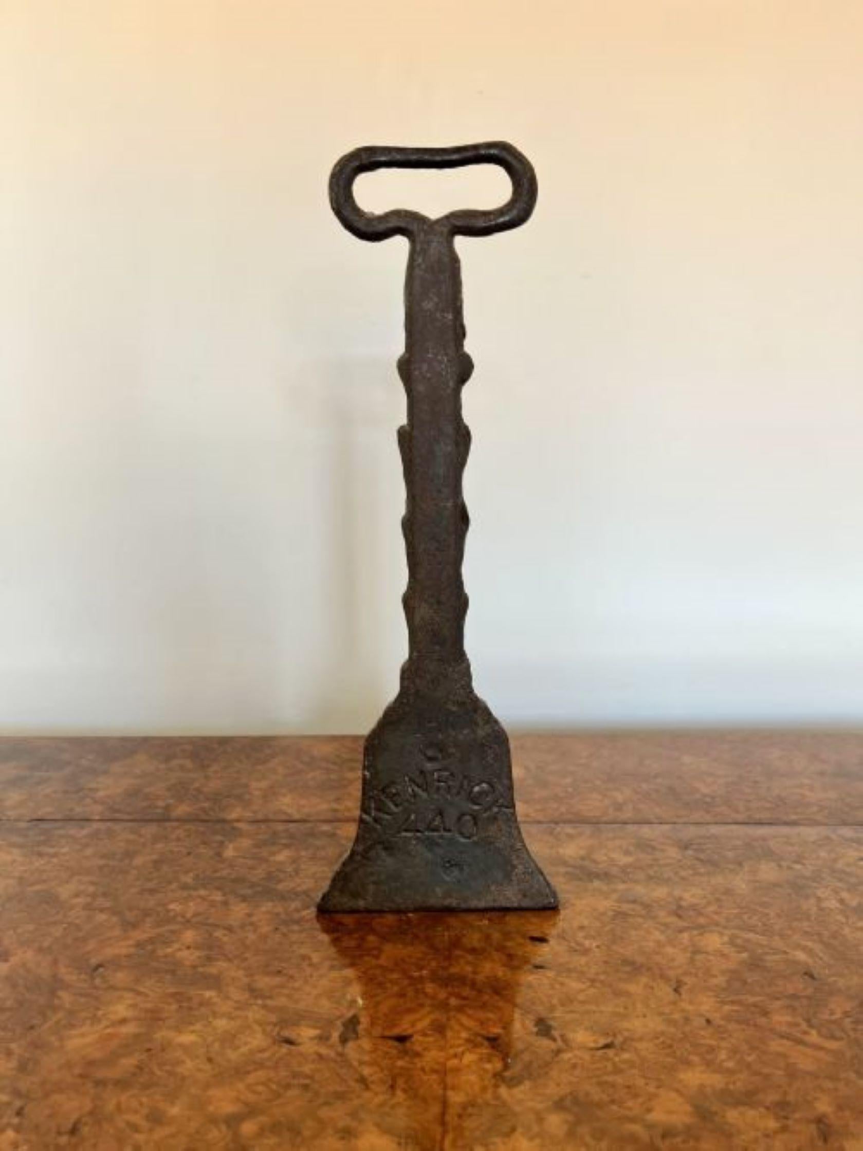 Lovely antique Victorian Kenrick cast iron doorstop  In Good Condition For Sale In Ipswich, GB