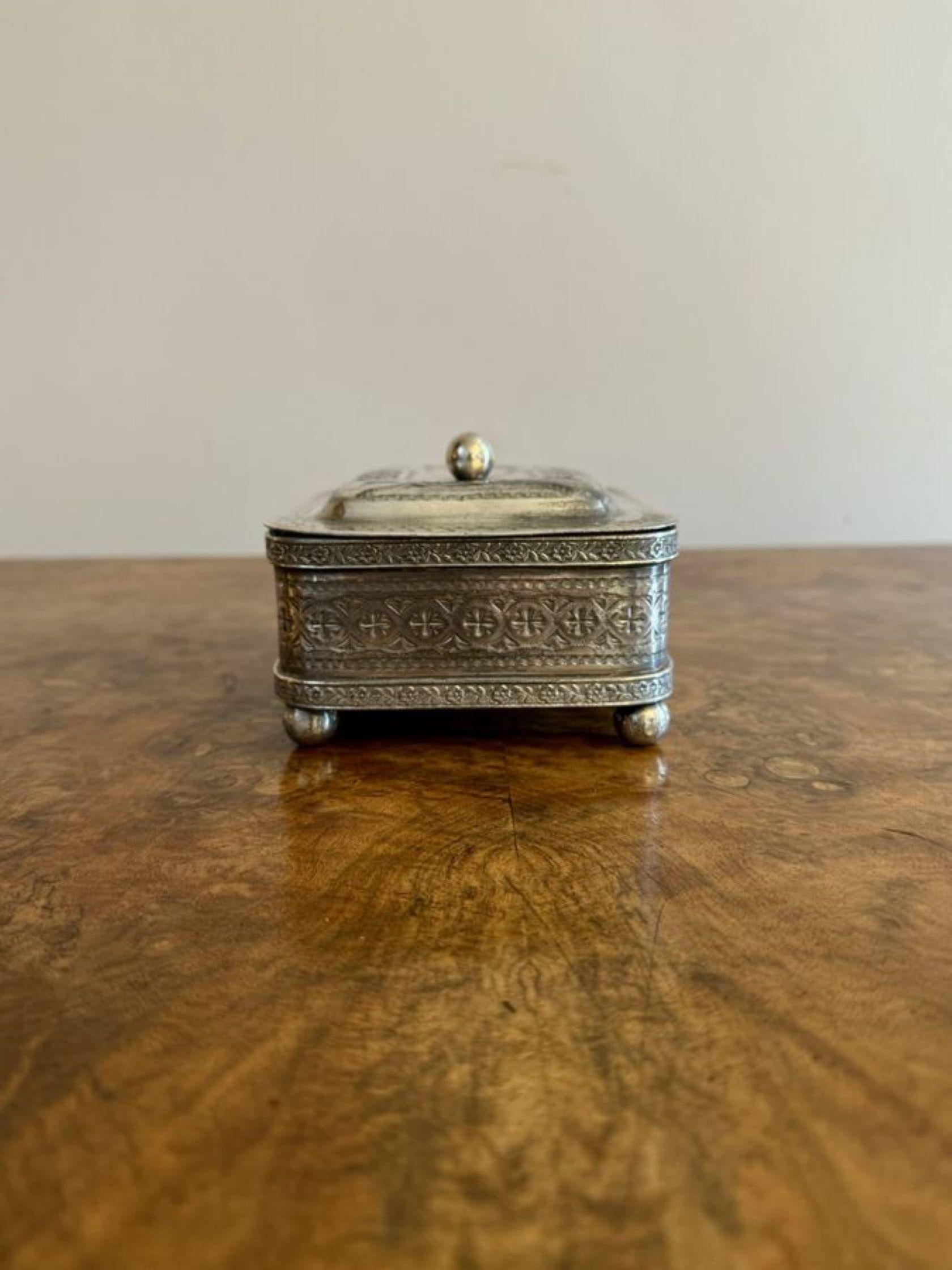 Early Victorian Lovely antique Victorian silver plated butter dish  For Sale