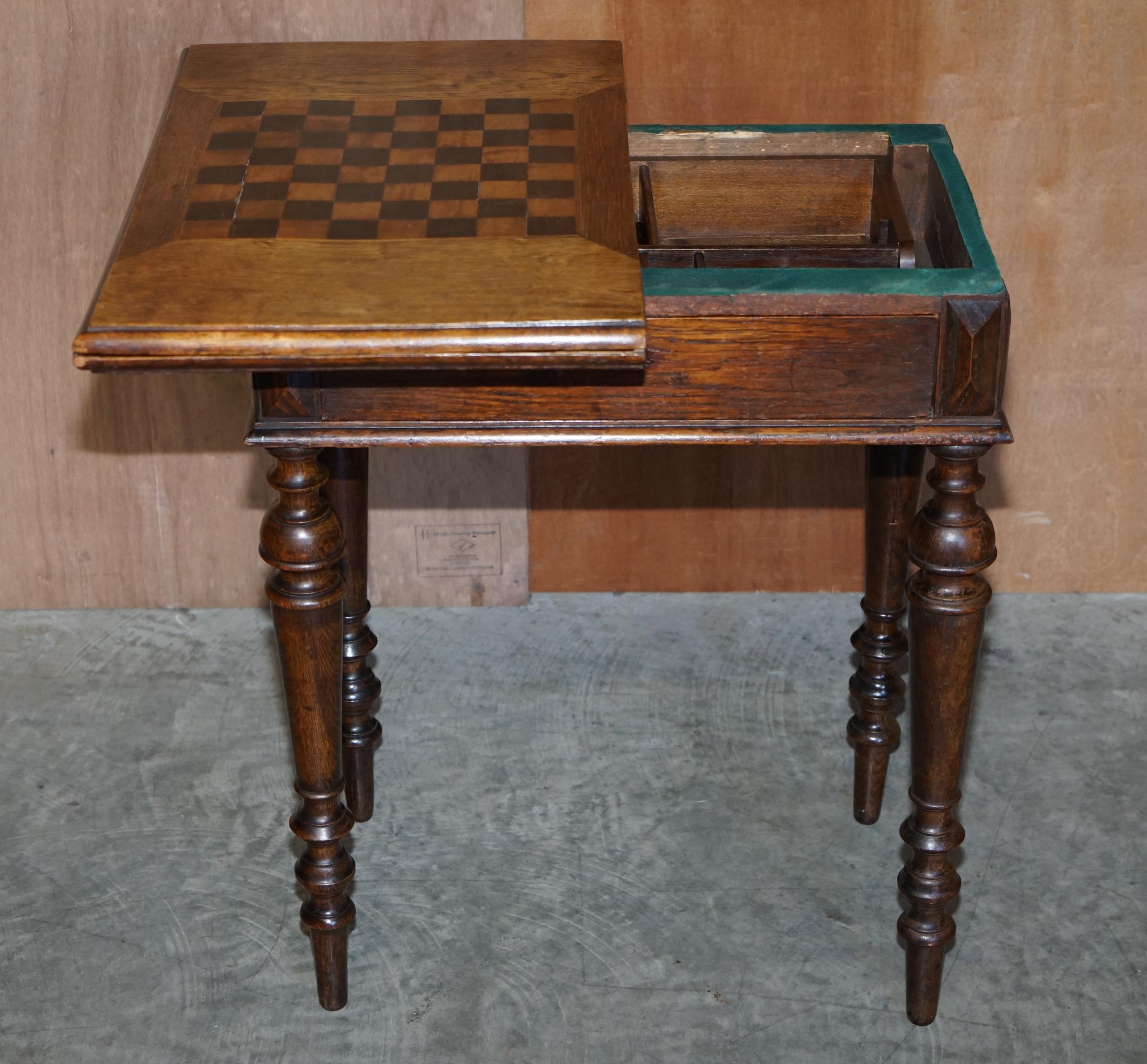 Lovely Antique Victrian circa 1880 Chess Games Table with Fold over Card Baize For Sale 1