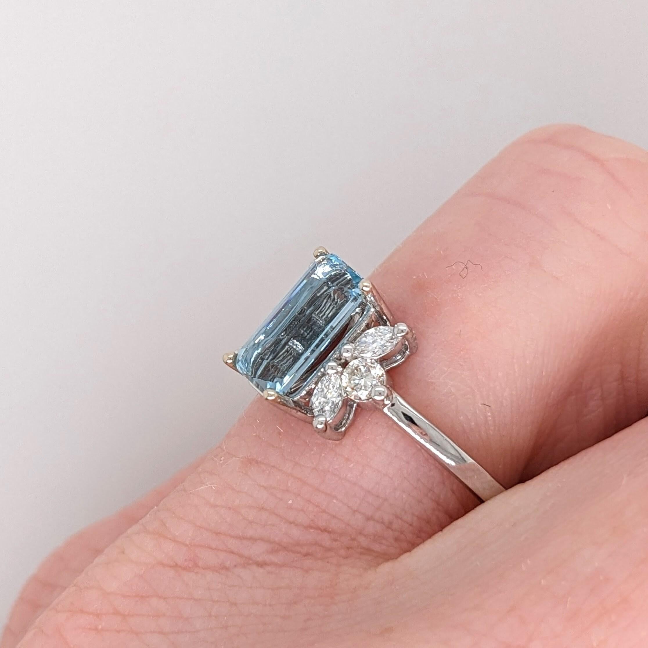 Lovely Aquamarine Ring in Solid 14K White Gold with a Halo of Natural Diamonds For Sale 2