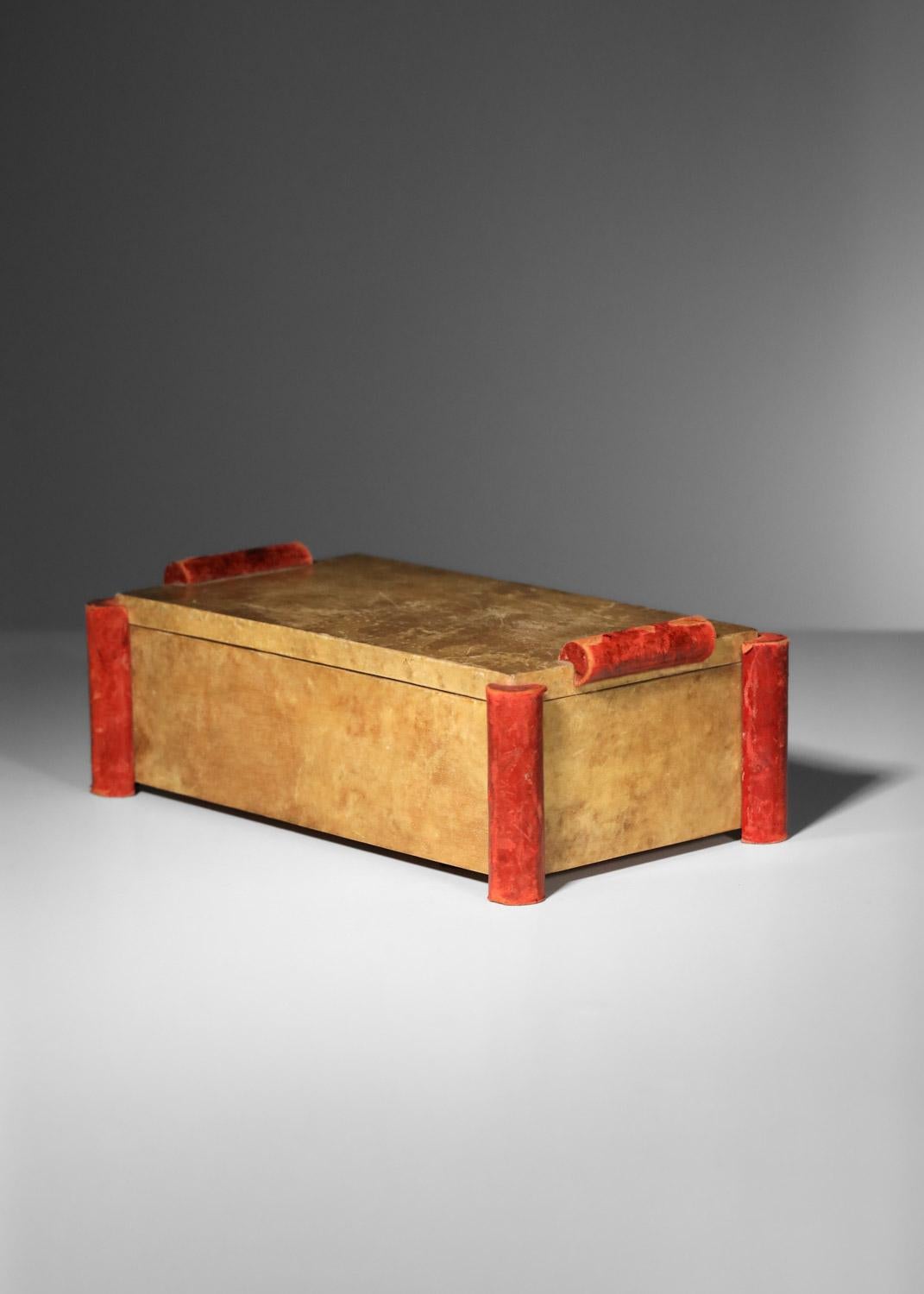 French Lovely art deco box in red vellum and leather in the style of Paul Dupré-Lafon For Sale