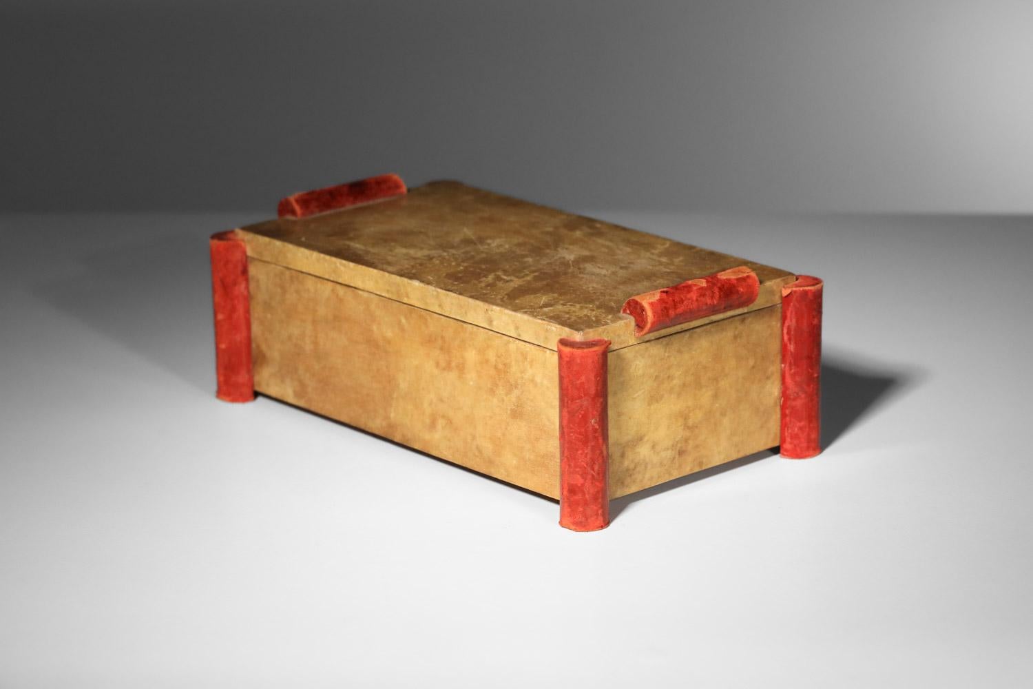 Mid-20th Century Lovely art deco box in red vellum and leather in the style of Paul Dupré-Lafon For Sale