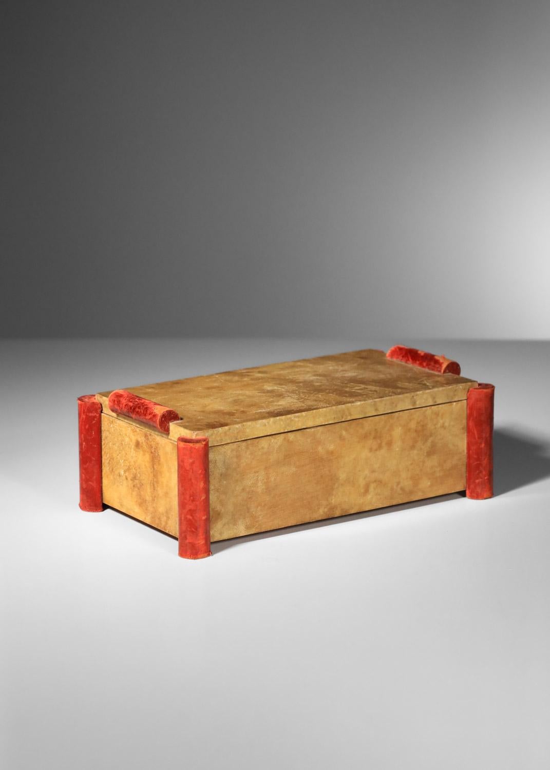 Lovely art deco box in red vellum and leather in the style of Paul Dupré-Lafon For Sale 2