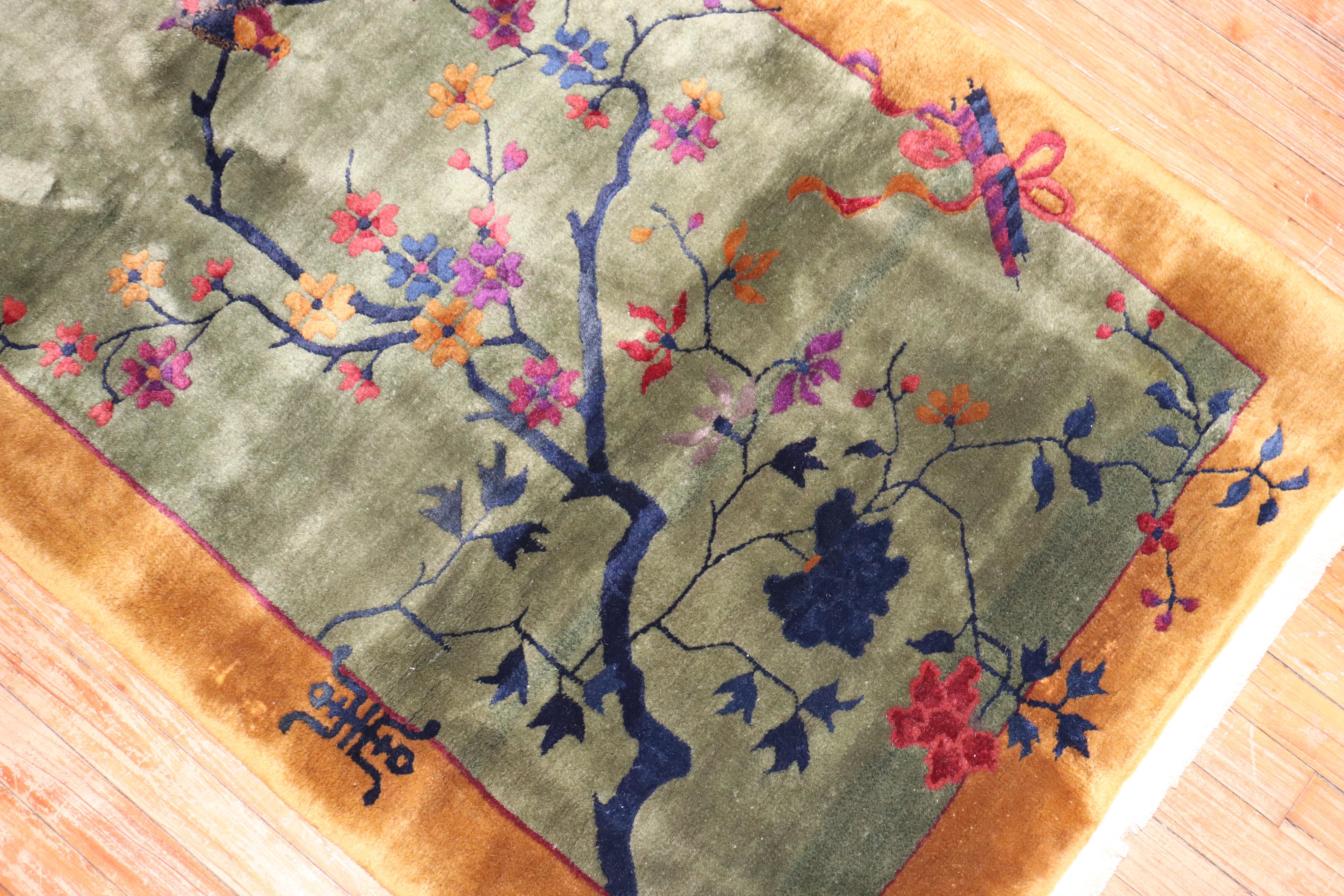 Lovely Art Deco Chinese Scatter Size Rug In Good Condition For Sale In New York, NY