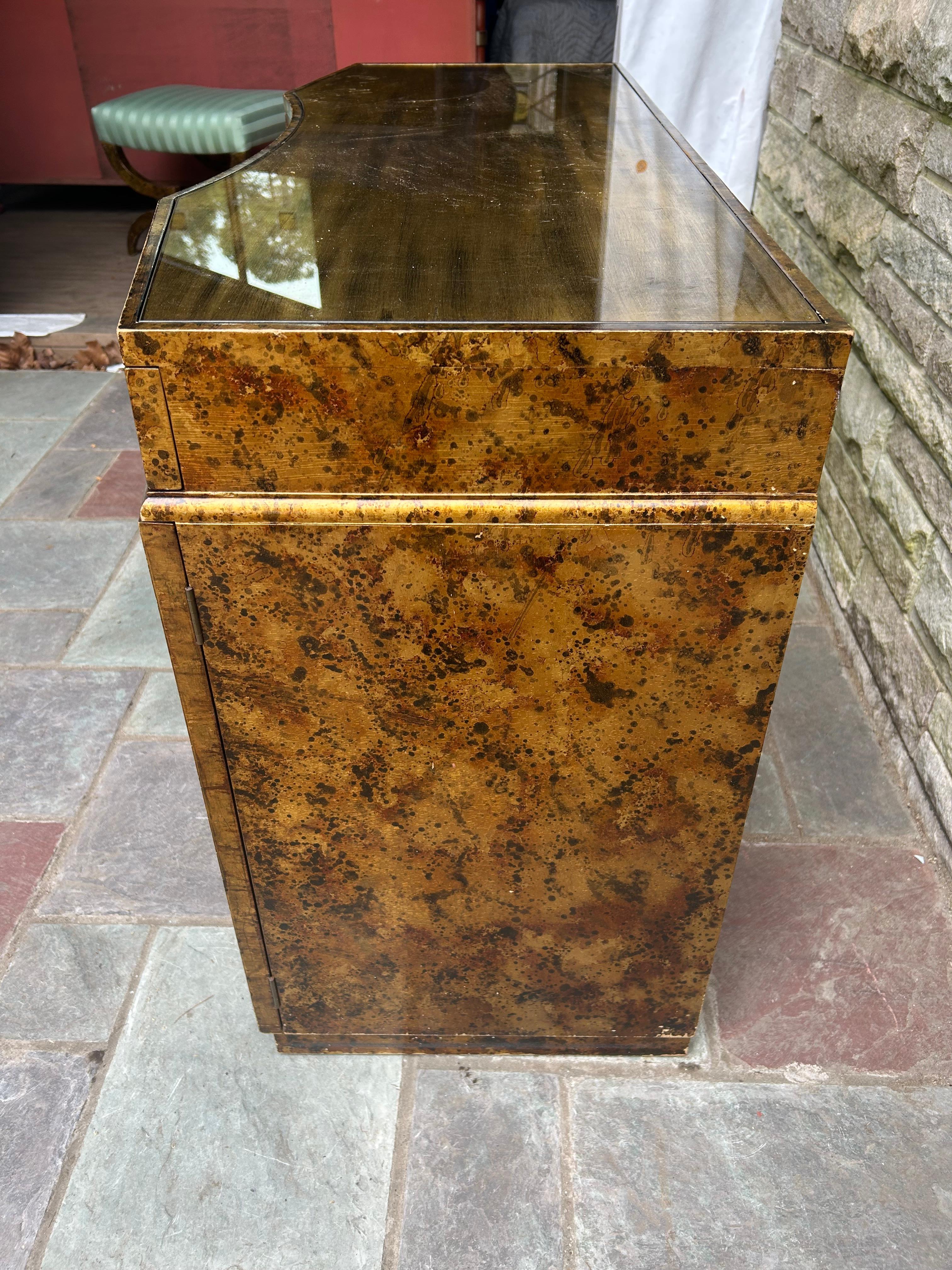 Ravissante table de toilette et tabouret en fausse écaille de tortue art déco laiton mi-siècle en vente 7