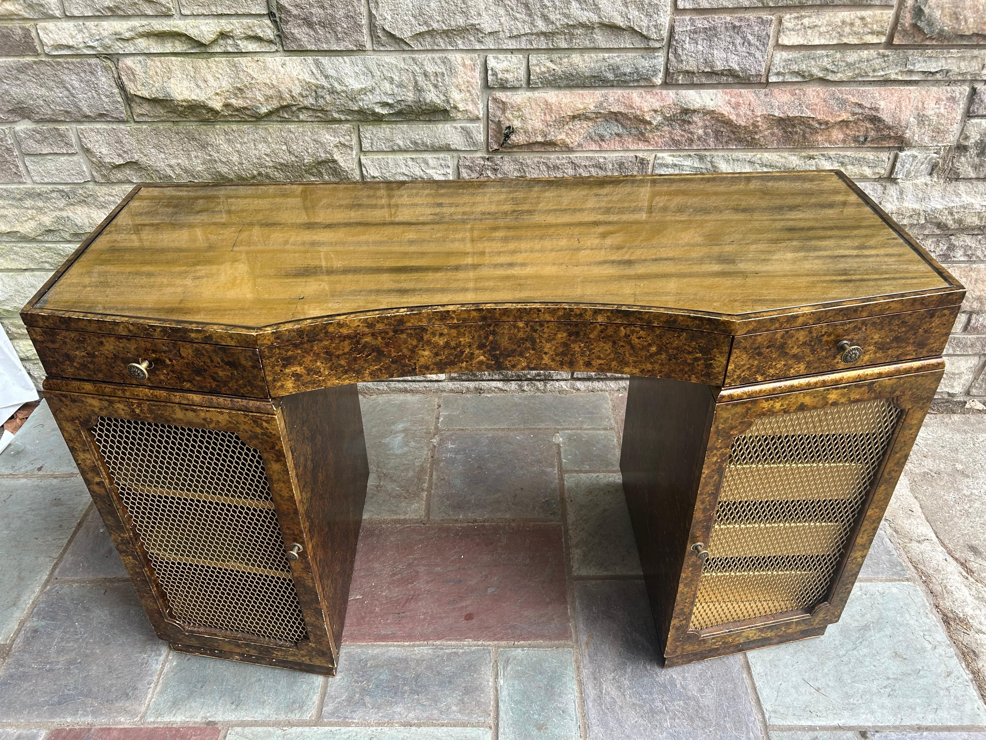 Ravissante table de toilette et tabouret en fausse écaille de tortue art déco laiton mi-siècle en vente 12