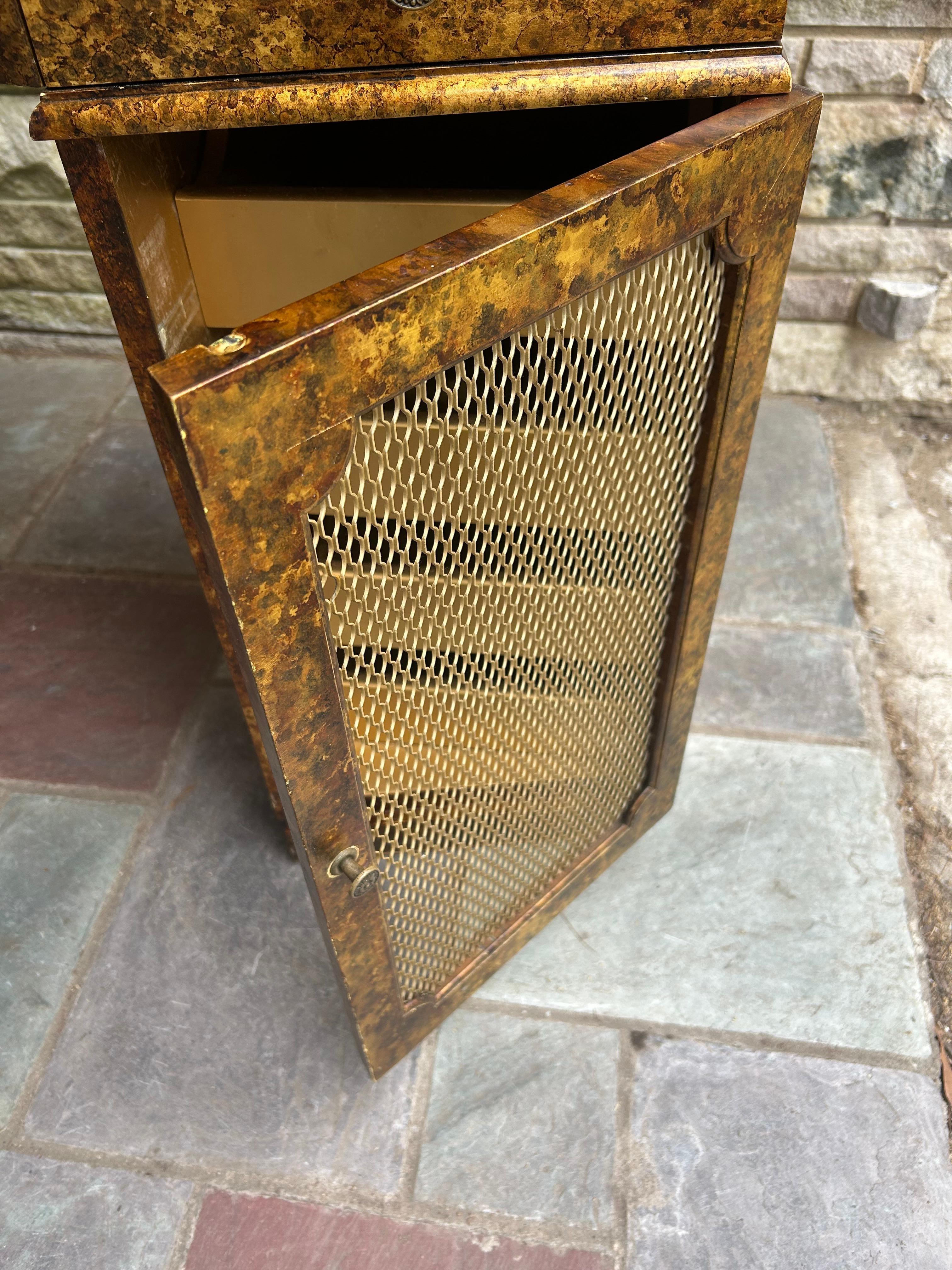 Ravissante table de toilette et tabouret en fausse écaille de tortue art déco laiton mi-siècle en vente 1