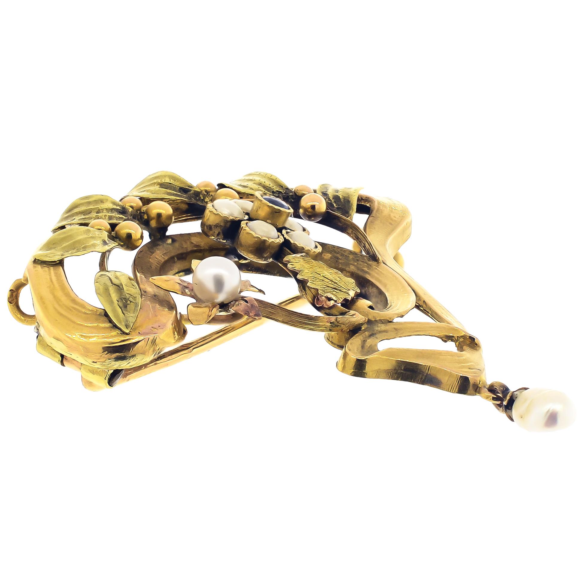 Taille ronde Lovely  Broche française Art Nouveau en or jaune 18 carats, saphirs et perles en vente