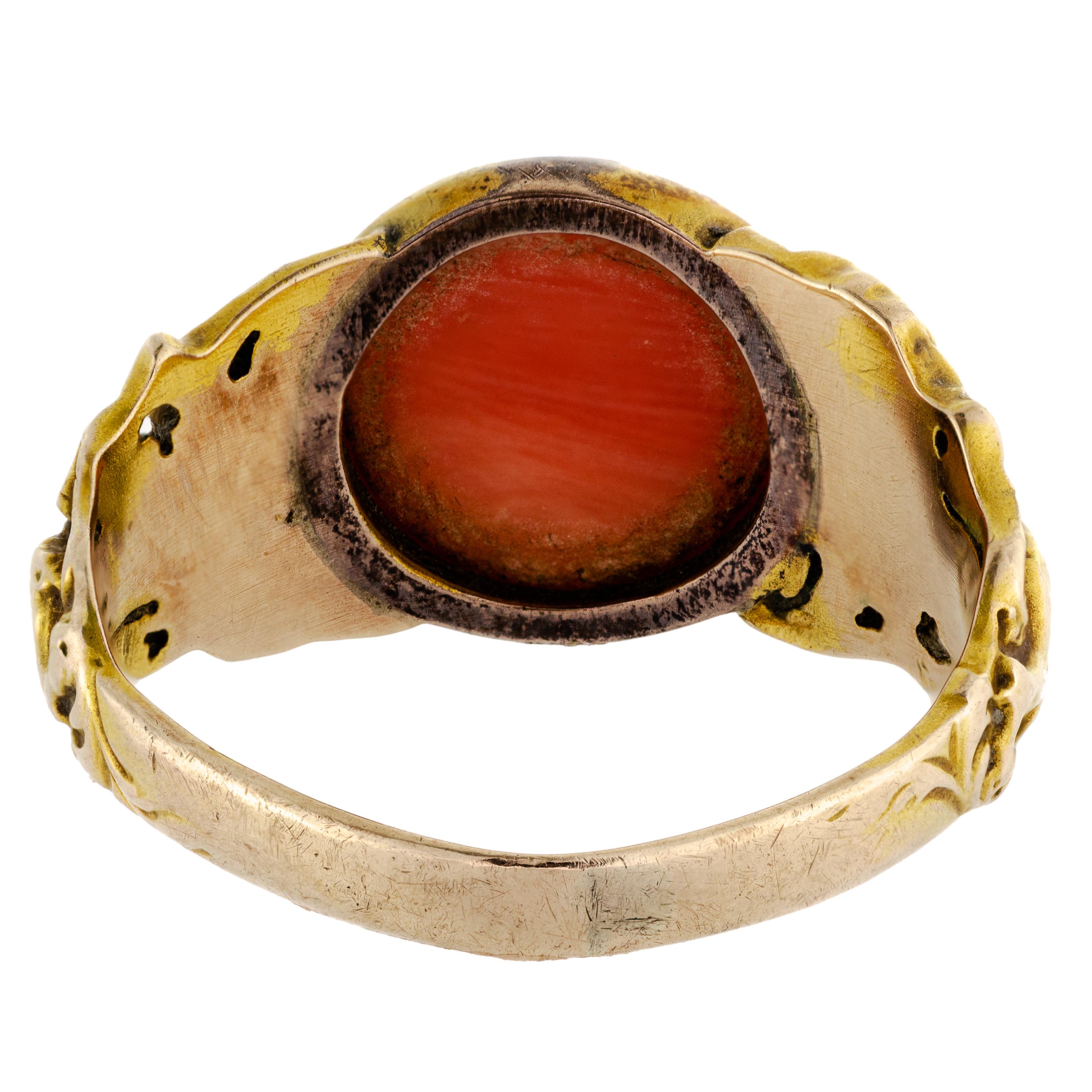 Lovely Art Nouveau Coral Yellow Gold Ring In Good Condition For Sale In Wheaton, IL