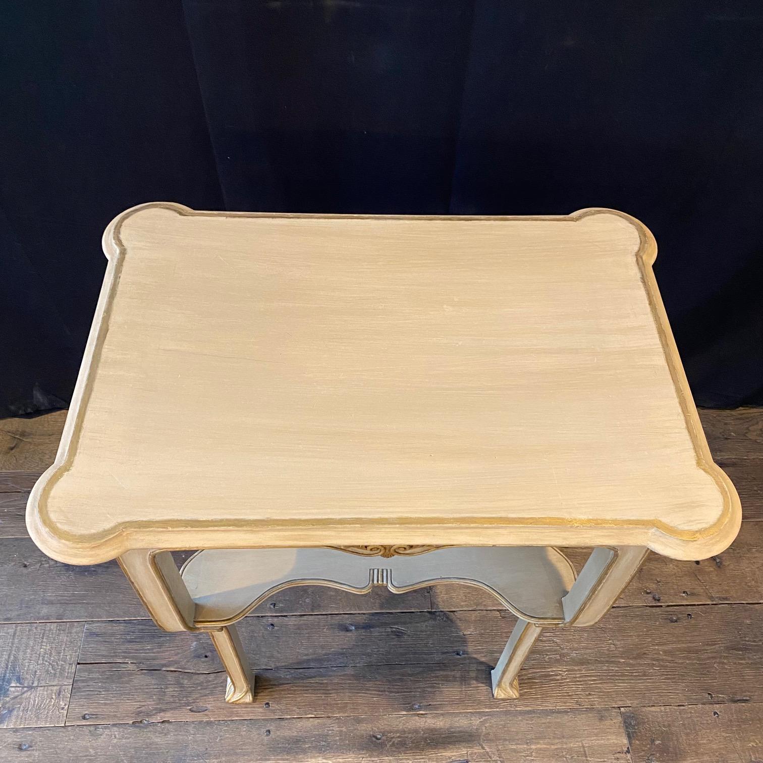 Art nouveau Jolie table d'appoint italienne Art Nouveau en vente