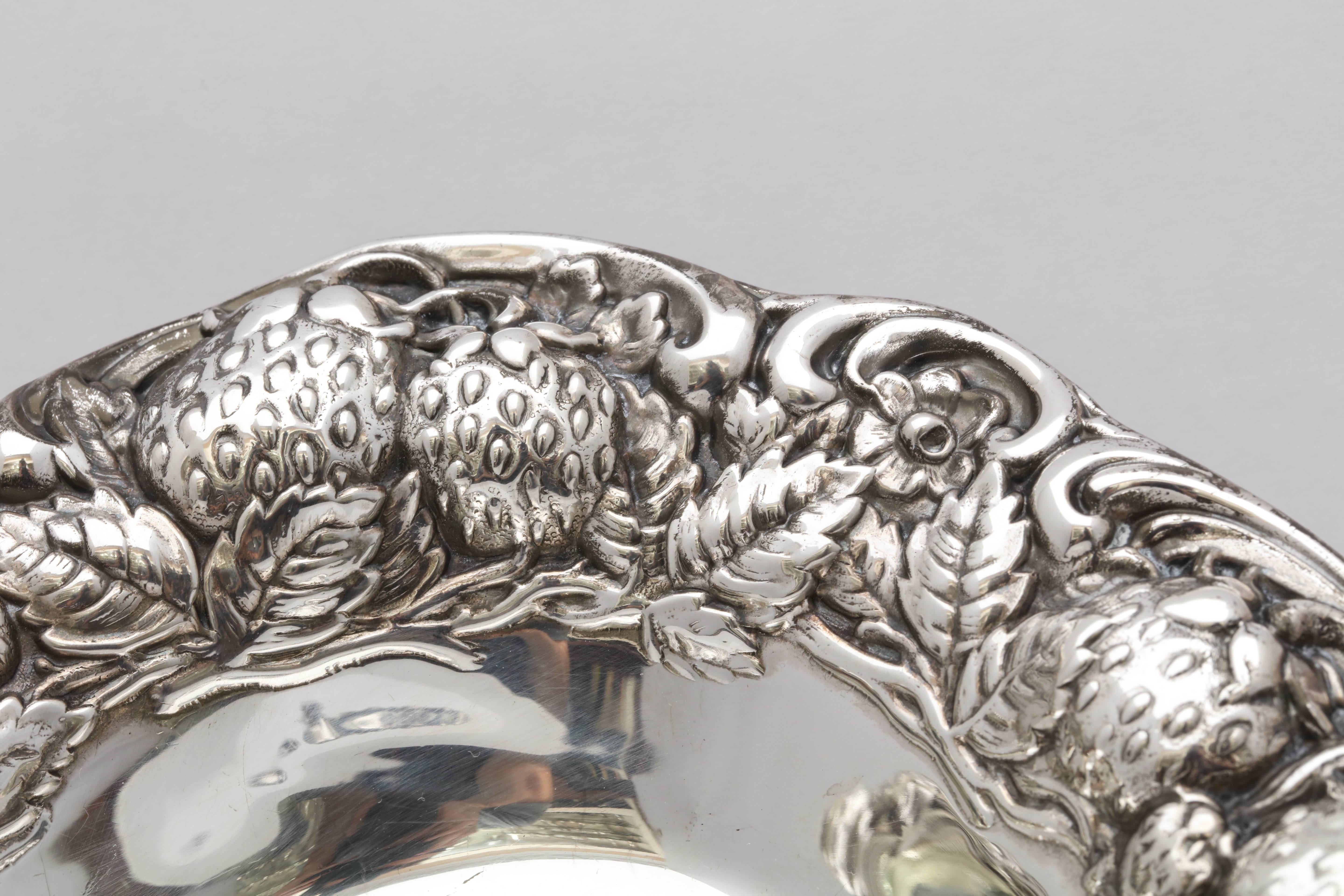 American Lovely Art Nouveau Sterling Silver Strawberry Compote Dish on Pedestal Base For Sale