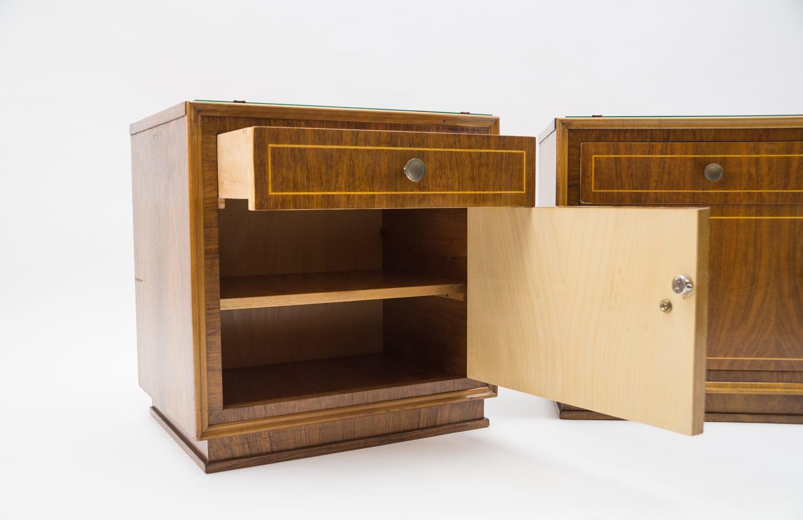 Lovely Austrian Art Deco Nightstands with Inlays, 1930s, Set of 2 For Sale 4