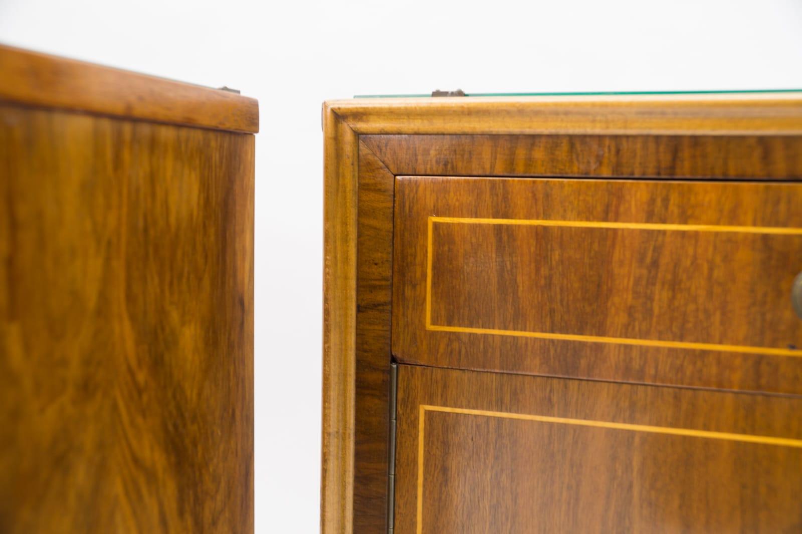 Lovely Austrian Art Deco Nightstands with Inlays, 1930s, Set of 2 For Sale 8