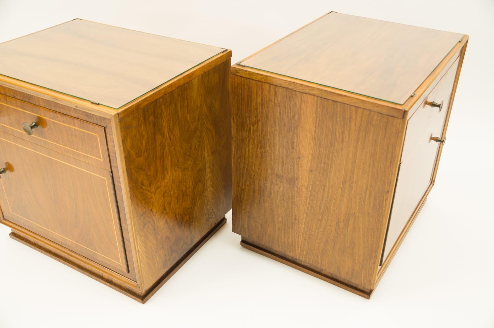 Lovely Austrian Art Deco Nightstands with Inlays, 1930s, Set of 2 For Sale 11