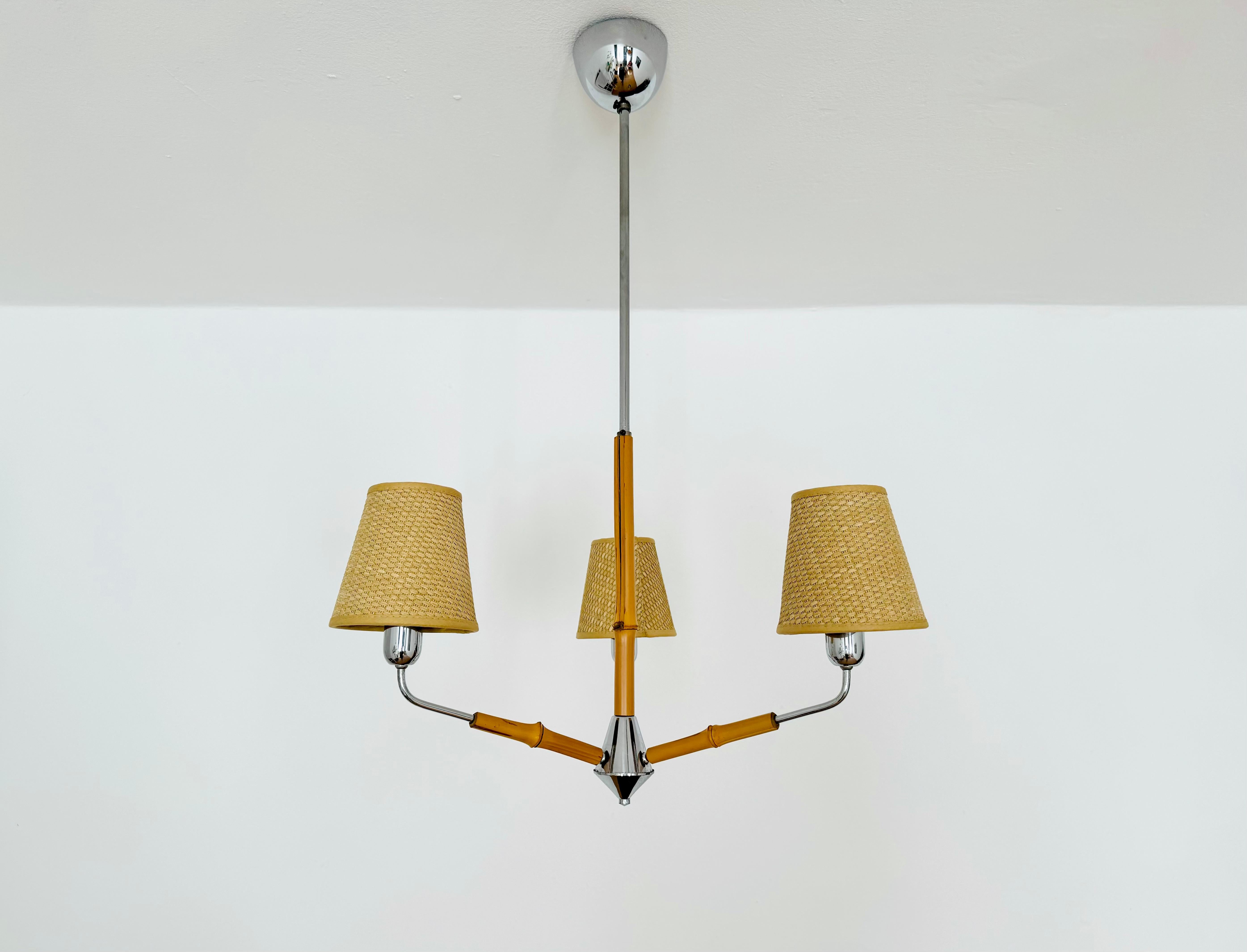 Austriaco Grazioso lampadario austriaco in bambù di Rupert Nikoll in vendita